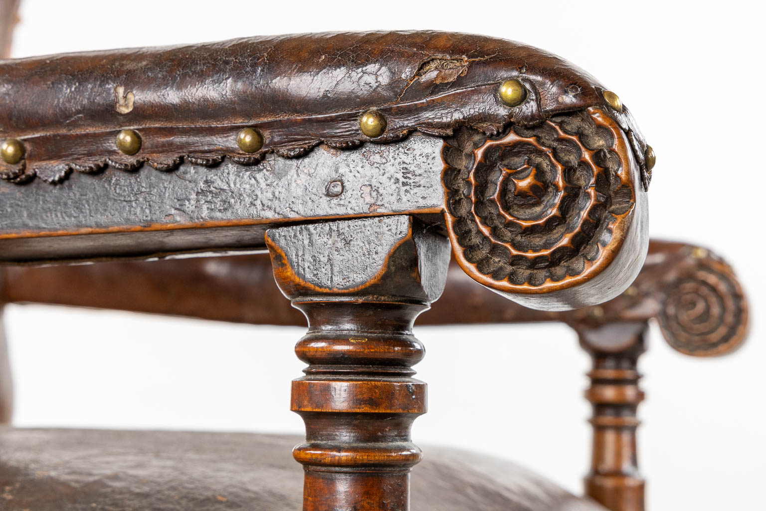 An antique Throne chair, leather on wood, great patina. 18th C. (L:76 x W:67 x H:125 cm) - Image 13 of 13