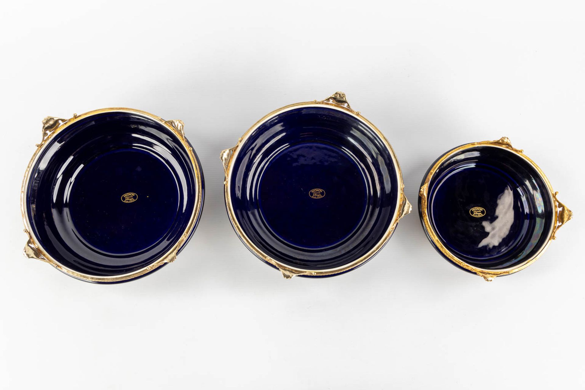 Mignon Limoges, three domes and their bases with a hand-painted decor. (H:49 x D:26,5 cm) - Bild 7 aus 8