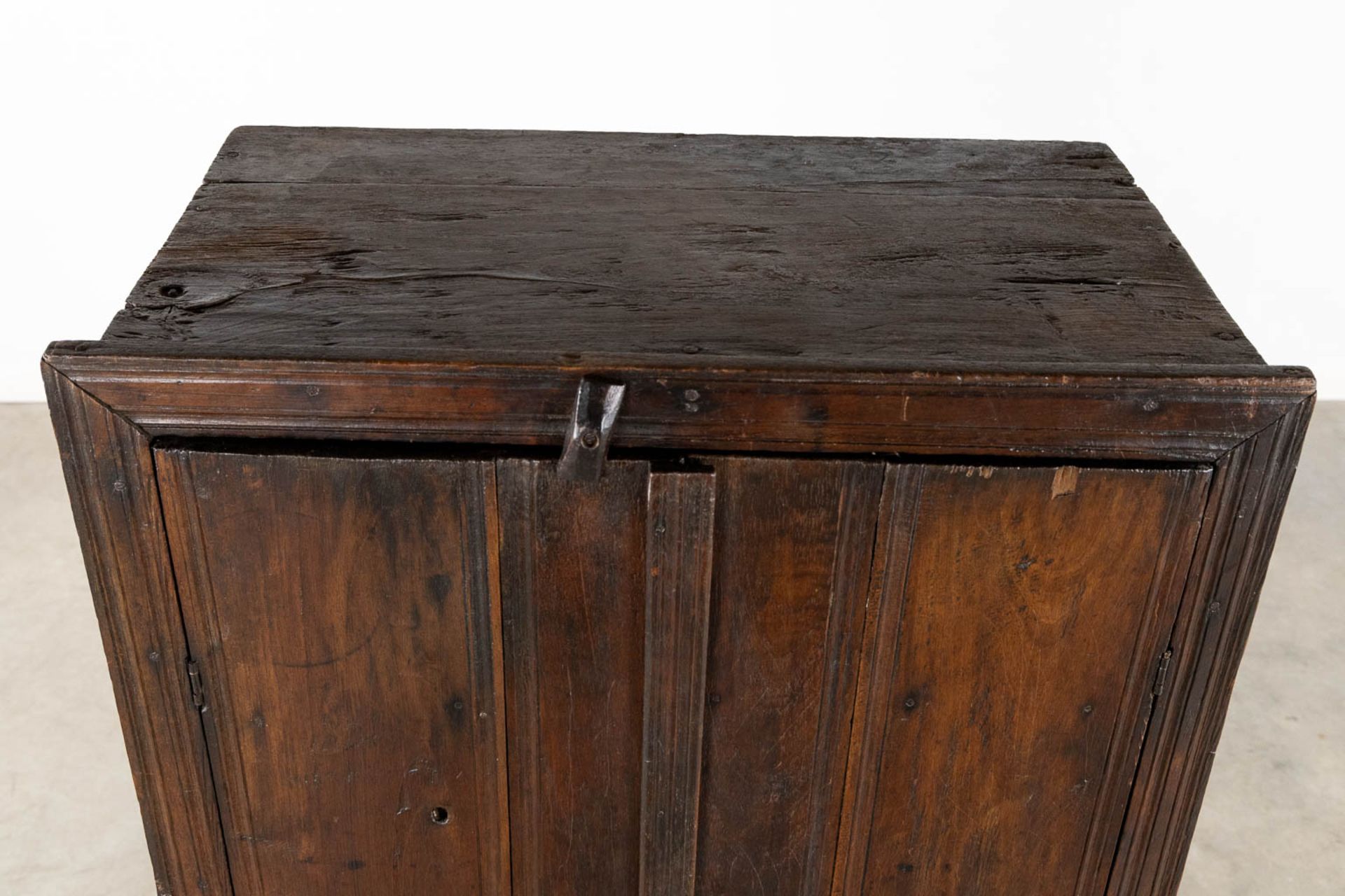 An antique two-door cabinet, hardwood. (L:36 x W:64 x H:143 cm) - Image 10 of 10