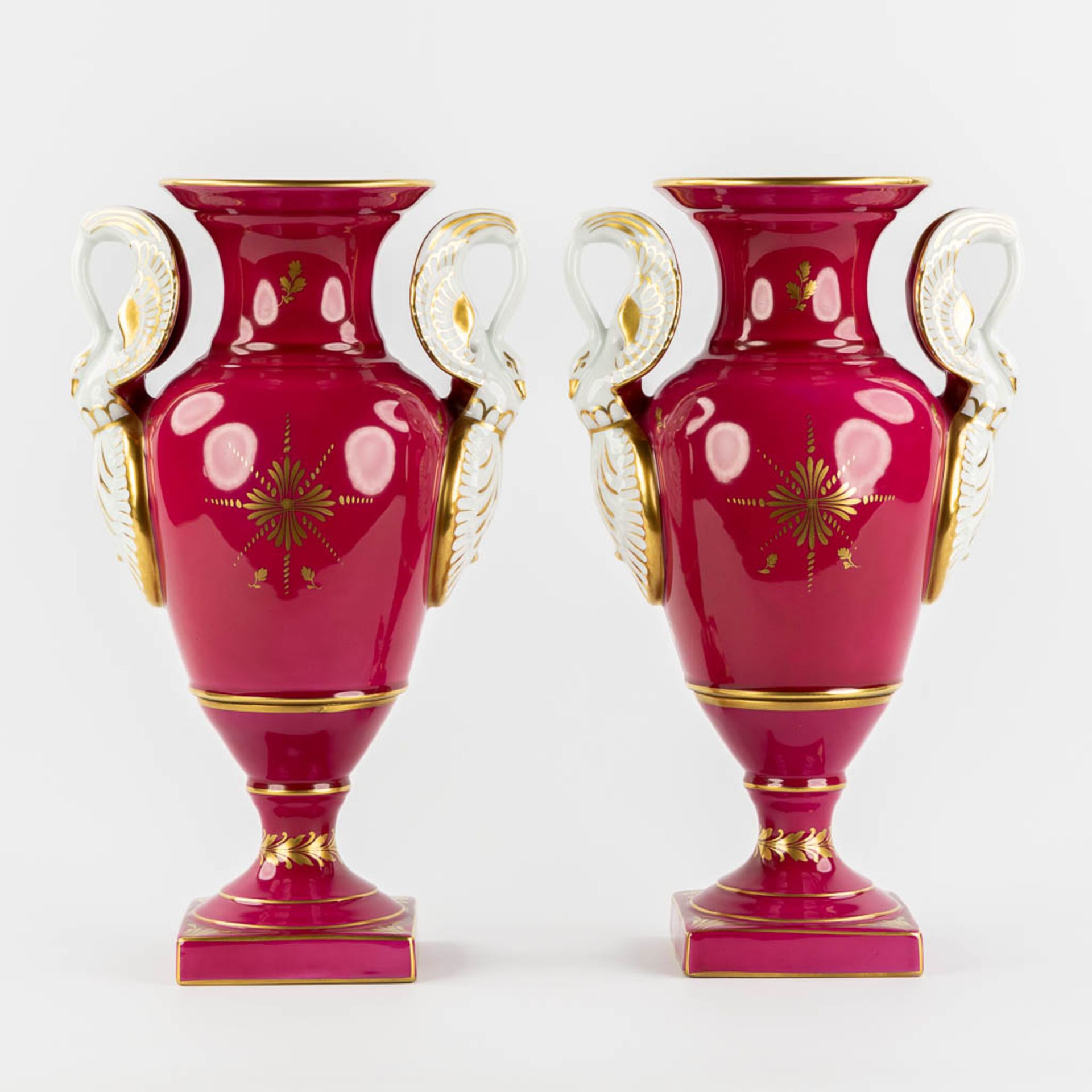 Porcelaine De Couleuvre, a pair of vases decor 'Napoleon', Empire style. (L:17 x W:25 x H:40 cm) - Image 4 of 13