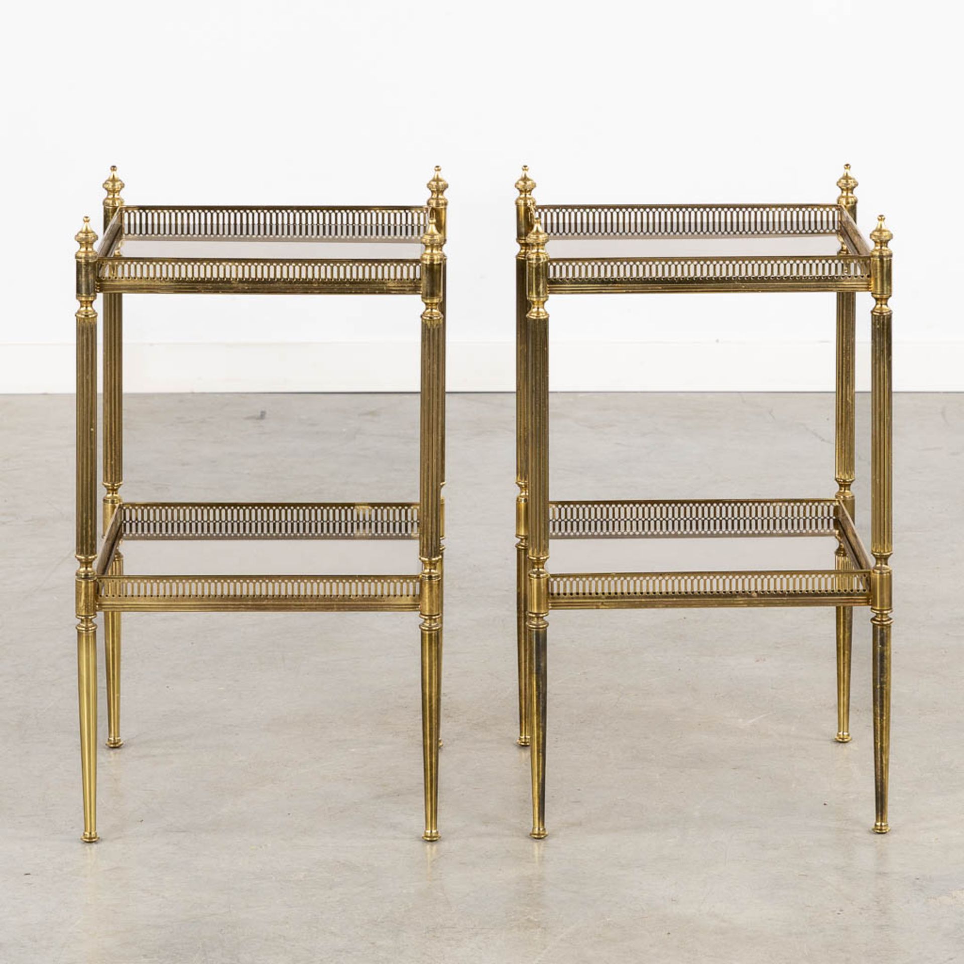 A pair of two-tier side tables in the style of Maison Jansen. (L:34 x W:34 x H:59 cm) - Bild 5 aus 9