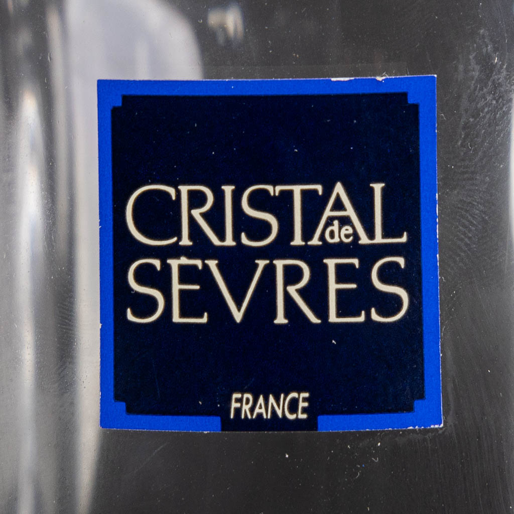 Cristal De Sèvres, a large crystal vase. (L:15 x W:18 x H:28 cm) - Image 12 of 14