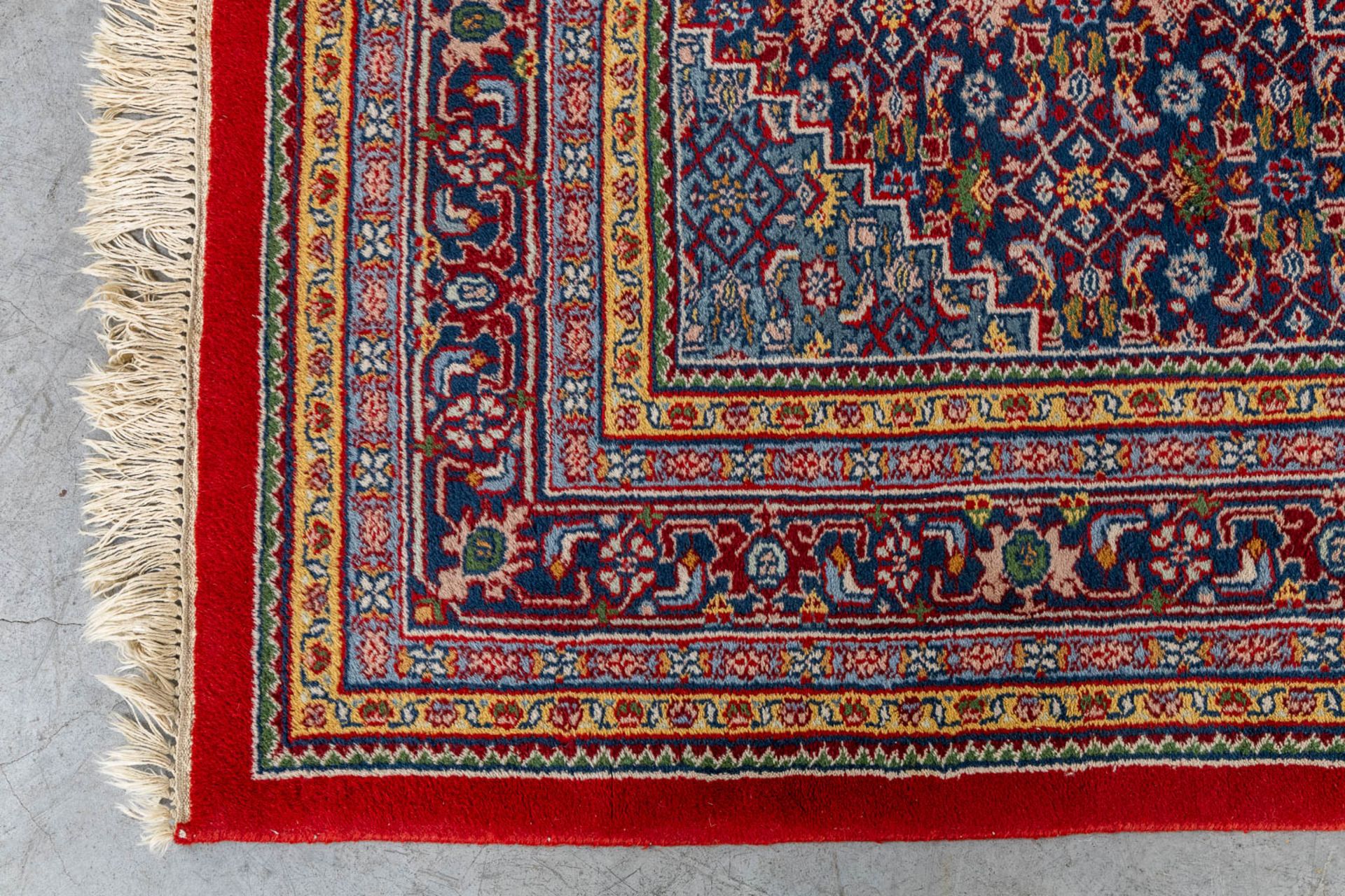 An Oriental hand-made carpet, Bidjar. (L:308 x W:194 cm) - Image 5 of 9