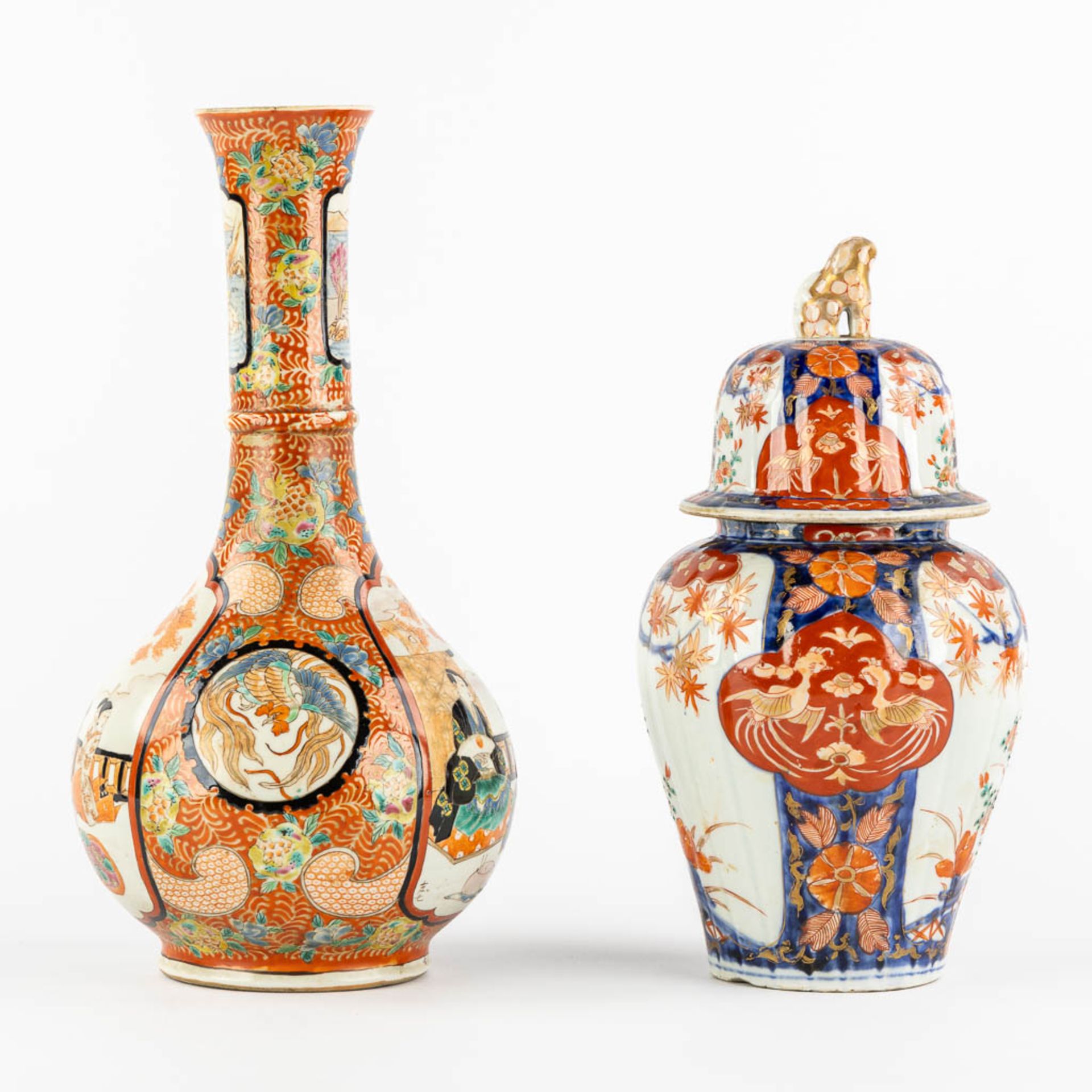 Four plates and two vases, Japan, Imari. 19th and 20th C. (H:34,5 x D:17 cm) - Bild 12 aus 19