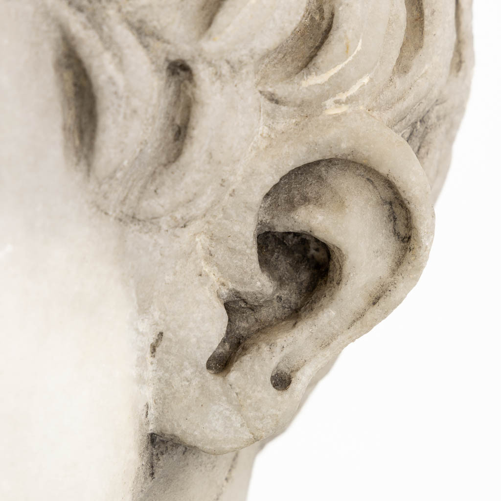 Head of a man, sculptured Carrara marble. 19th C. (L:19 x W:24 x H:30 cm) - Image 10 of 12