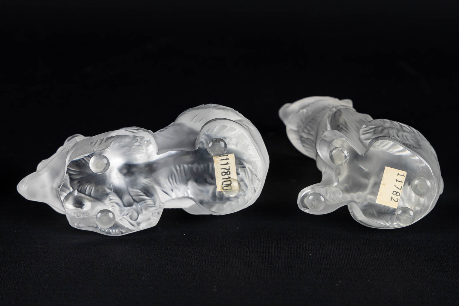 Lalique France, Two bears. (L:4,5 x W:7,5 x H:8 cm) - Image 7 of 10