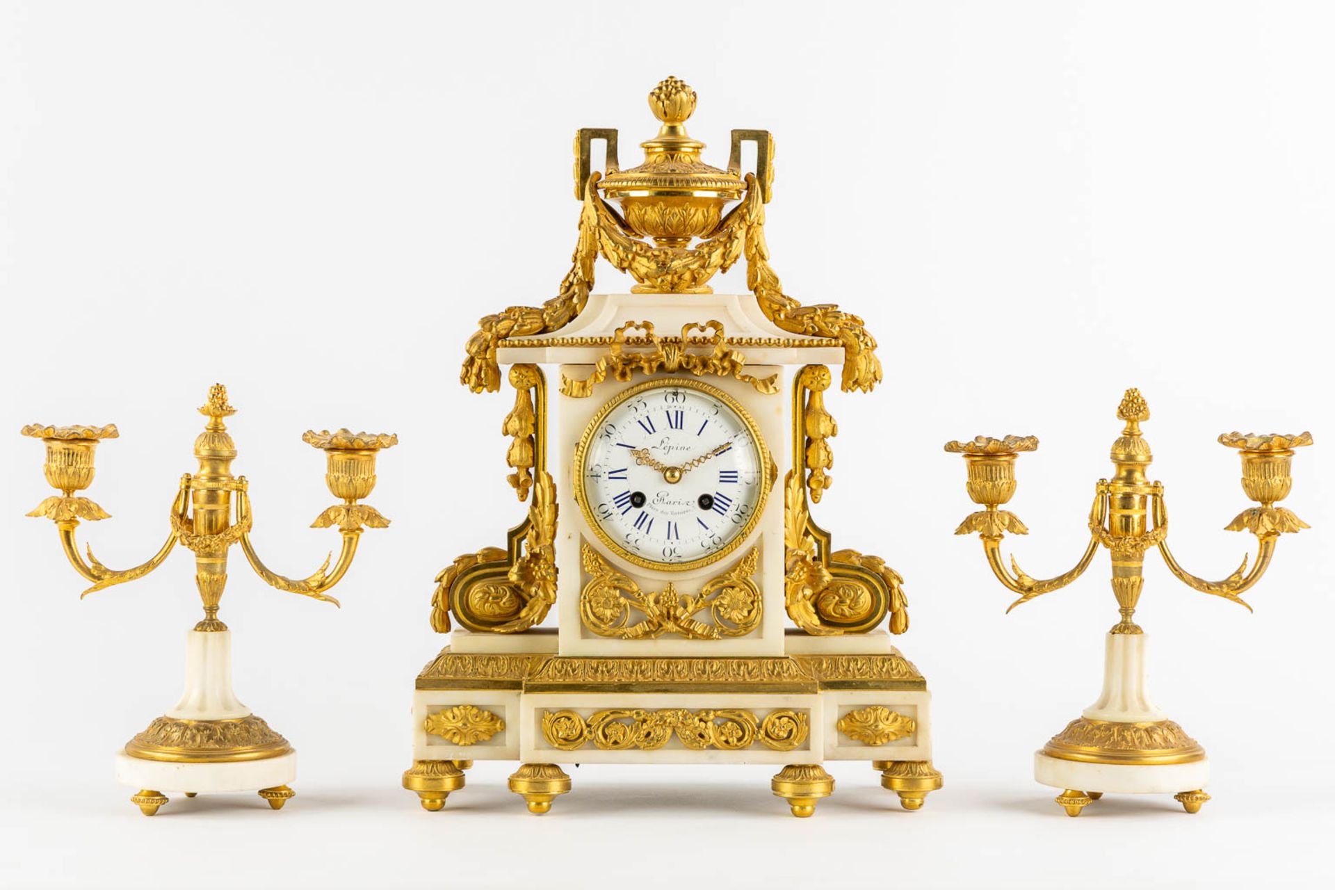 Lépine, a three-piece mantle garniture clock and candelabra. France, 19th C. (L:15 x W:31 x H:42 cm) - Bild 3 aus 10