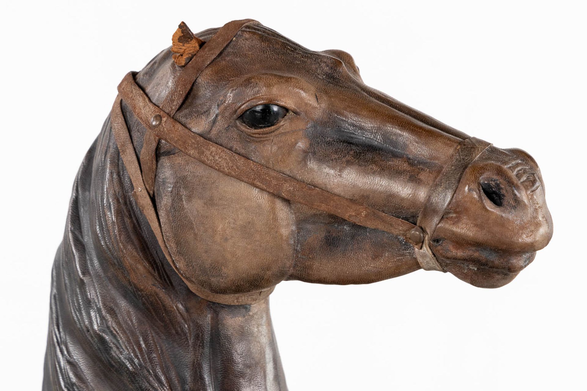 A decorative 'Prancing Horse', leather. (L:27 x W:67 x H:100 cm) - Bild 7 aus 12