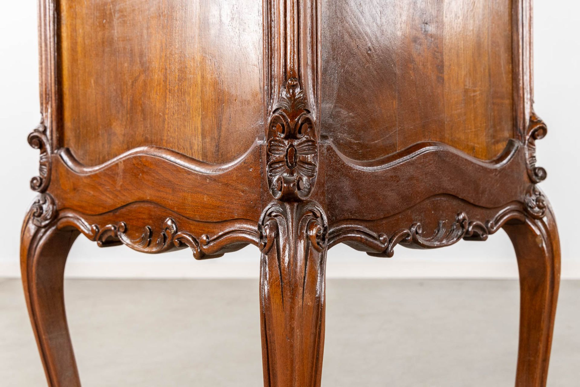 A pair of nightstands, Louis XV style with a marble top. (L:44 x W:44 x H:83 cm) - Image 11 of 12