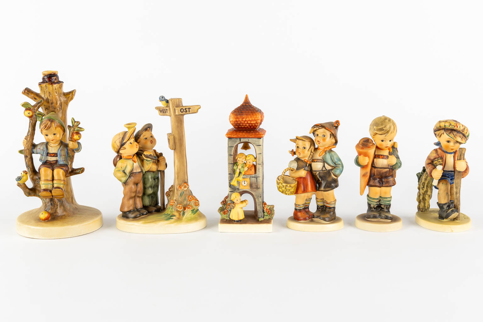 Hummel, 12 figurines, polychrome porcelain. (H:20,5 cm) - Image 8 of 12