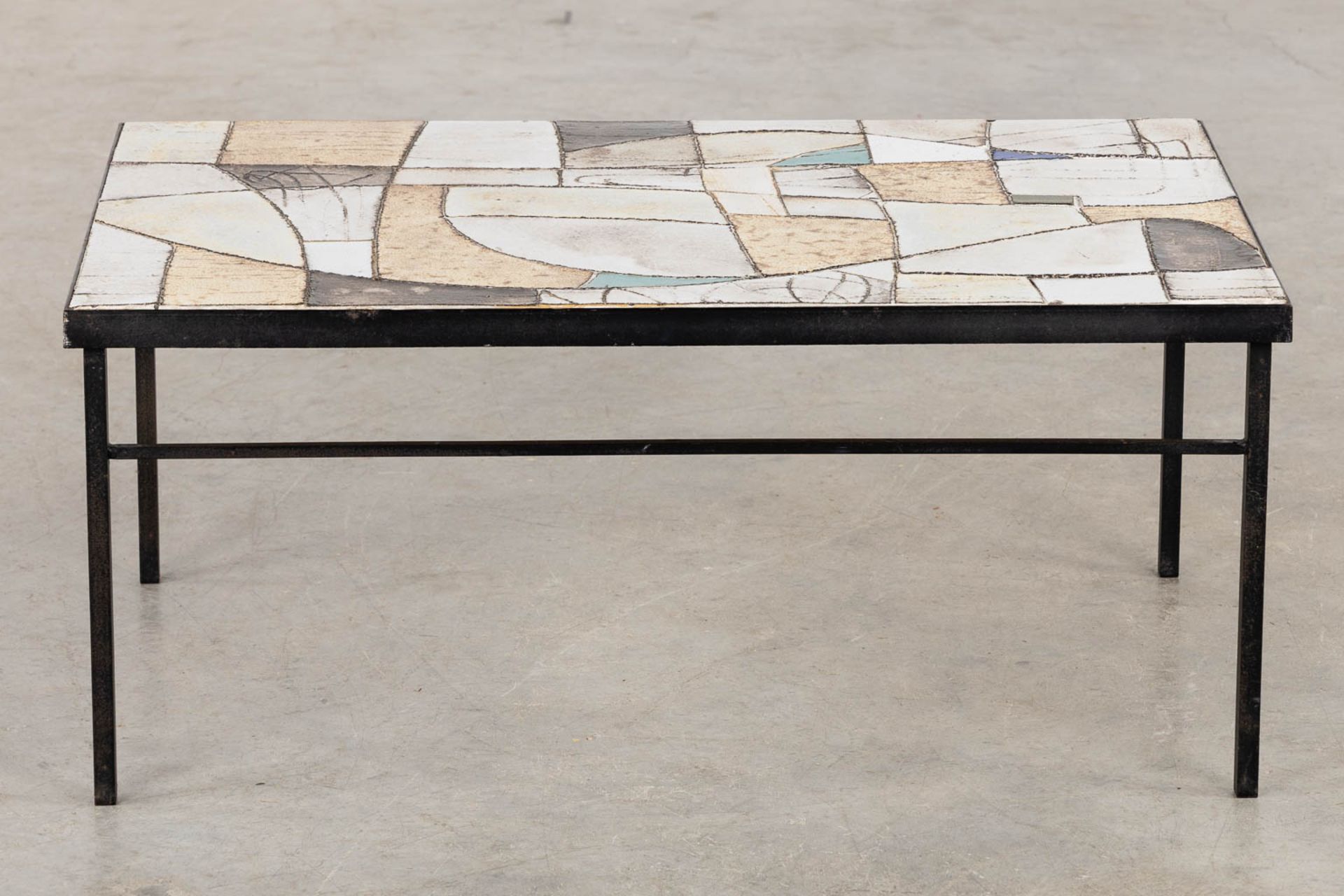 A mid-century coffee table, metal with ceramic tiles. (L:45 x W:78 x H:34 cm) - Bild 5 aus 11