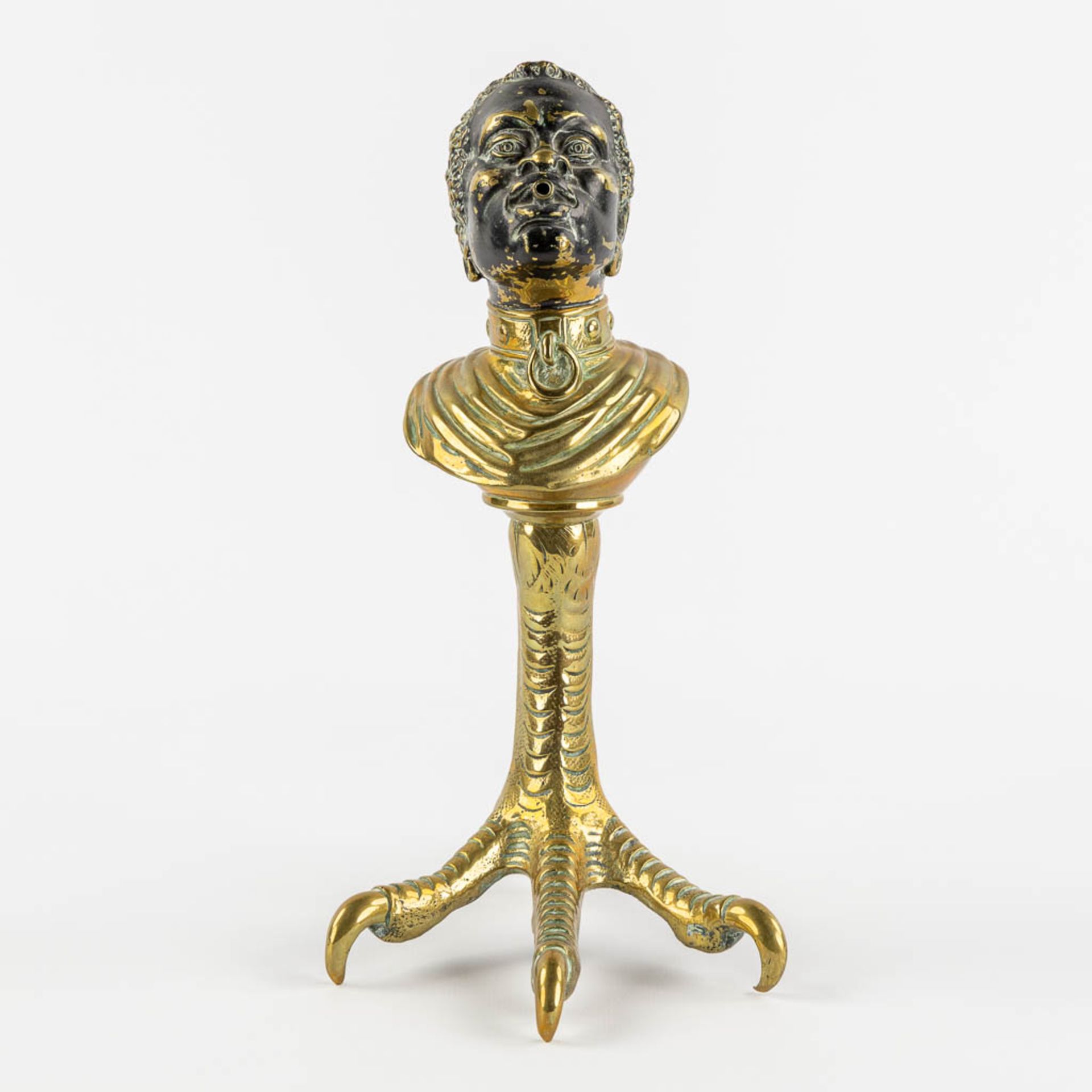 An antique Cigarette or Cigar lighter, polished bronze in the shape of a Blackamoor. 19th/20th C. (L - Bild 3 aus 11