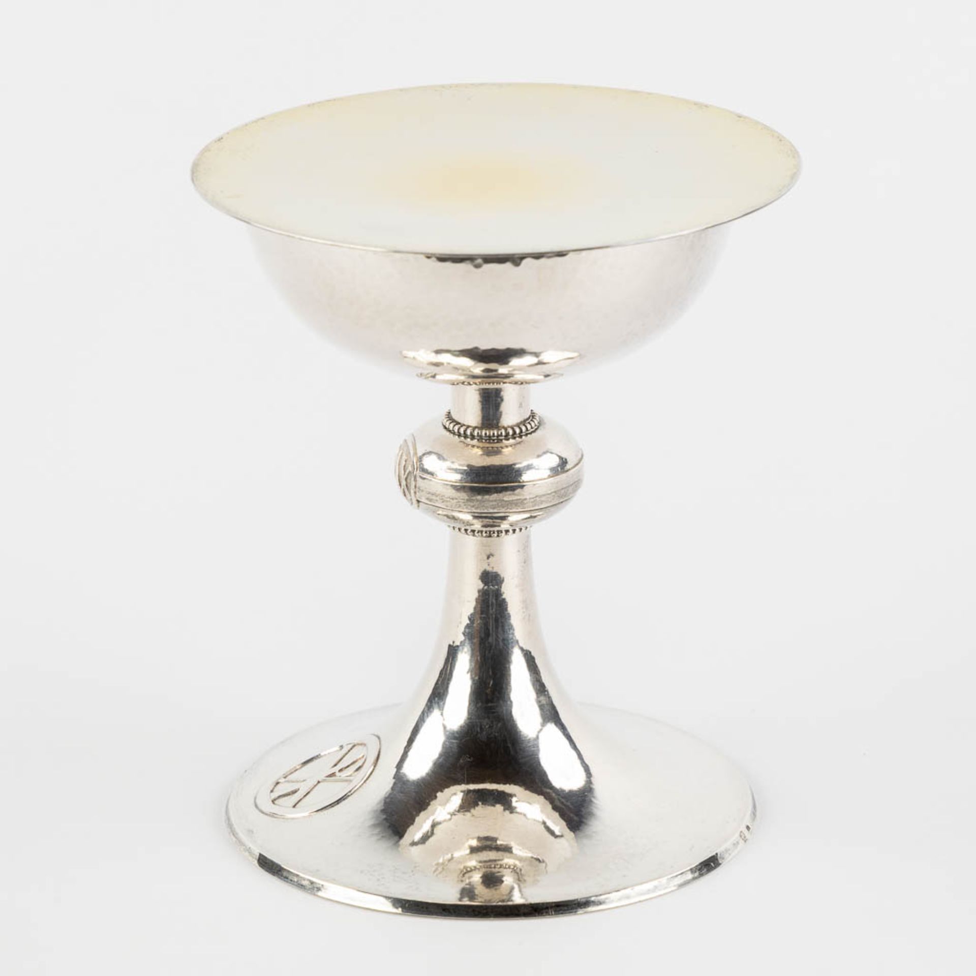 De Reuck, Ghent, a silver chalice and box. 900/1000. 658g. 1949. (H:17 x D:13,5 cm) - Bild 6 aus 16