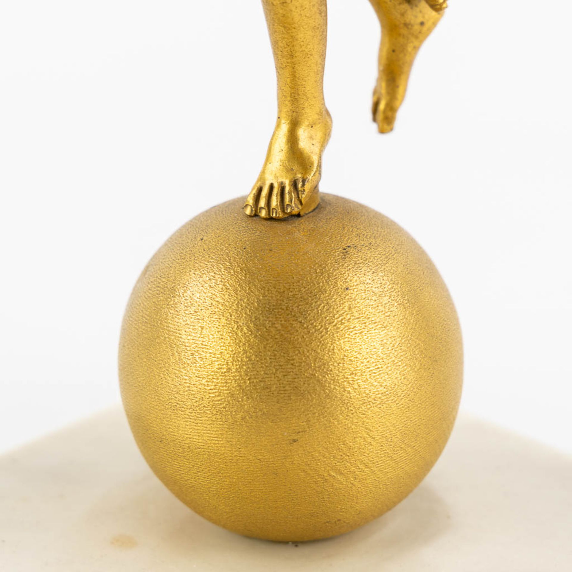 The Triumph of Venus', gilt bronze. Empire. France, 19th C. (H:24 cm) - Image 9 of 9