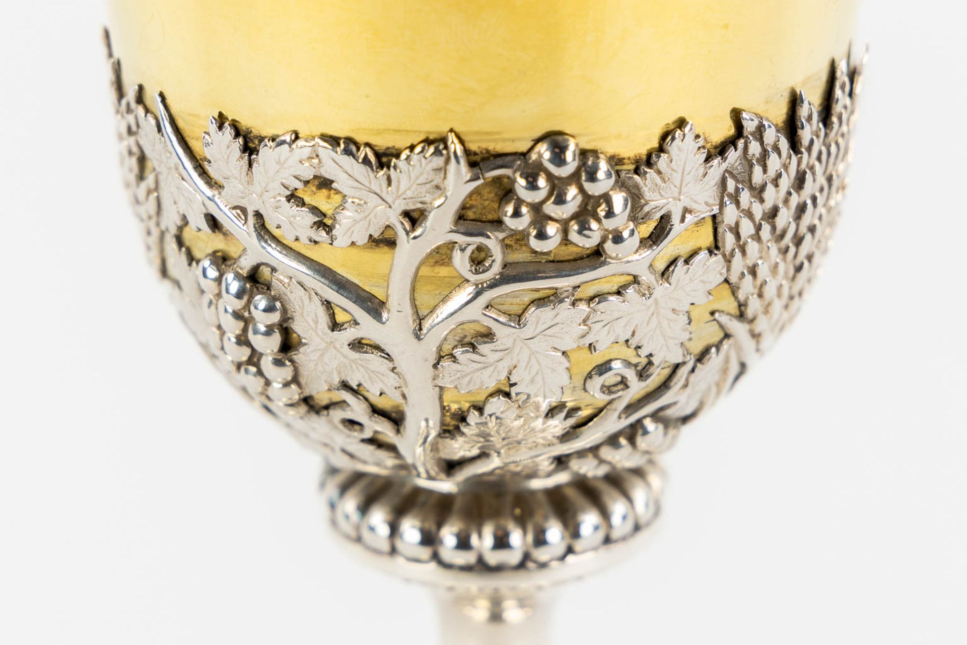 A chalice, silver-plated metal and gold-plated silver, Gothic Revival. 19th C. (H:27 x D:15 cm) - Image 8 of 9