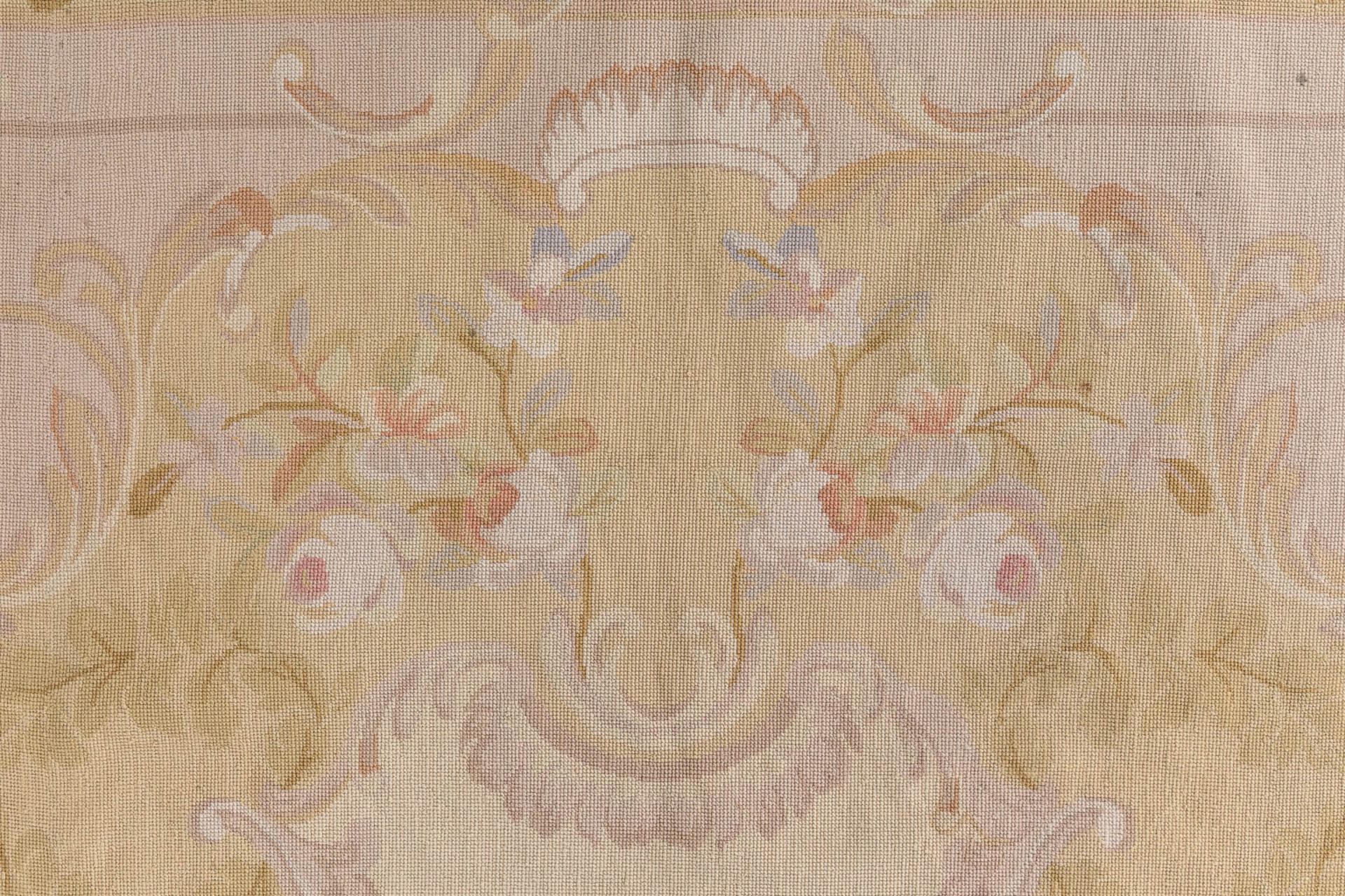 A pair of large Aubusson carpets. (L:304 x W:240 cm) - Bild 6 aus 21