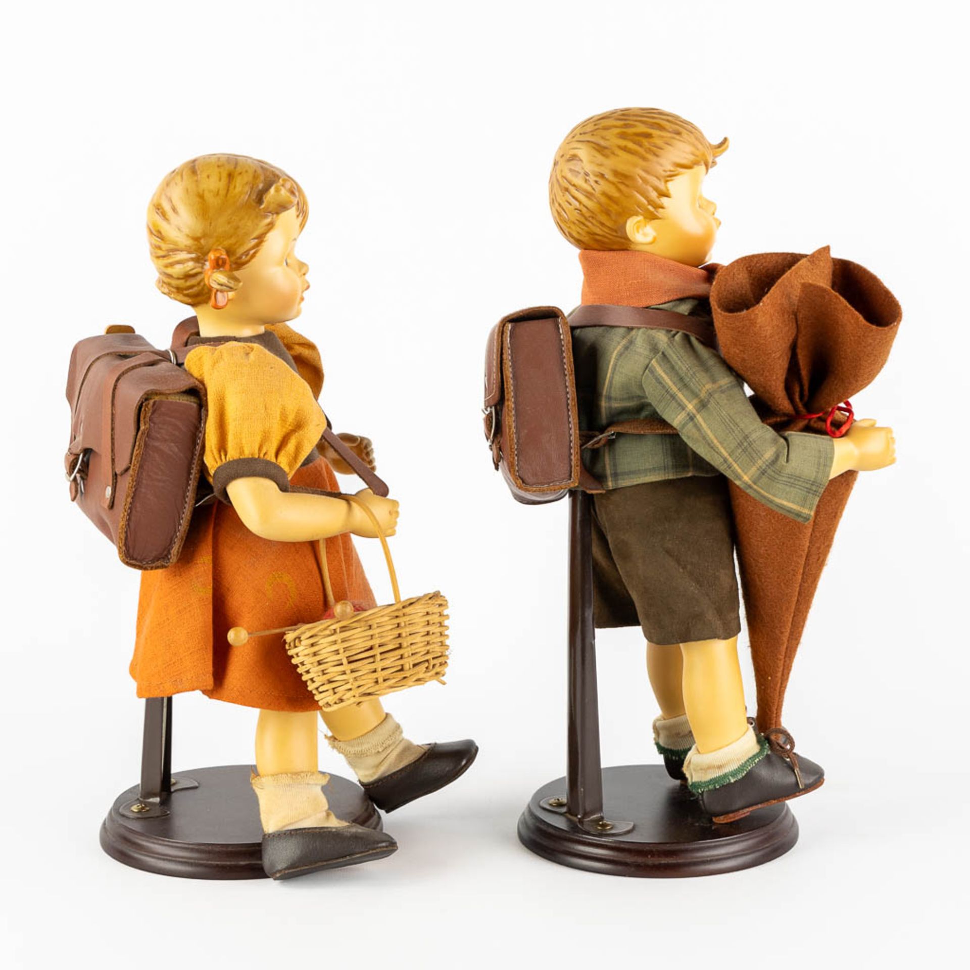 Hummel, two large figurines 'Little Scolar'. (H:34 cm) - Image 4 of 8