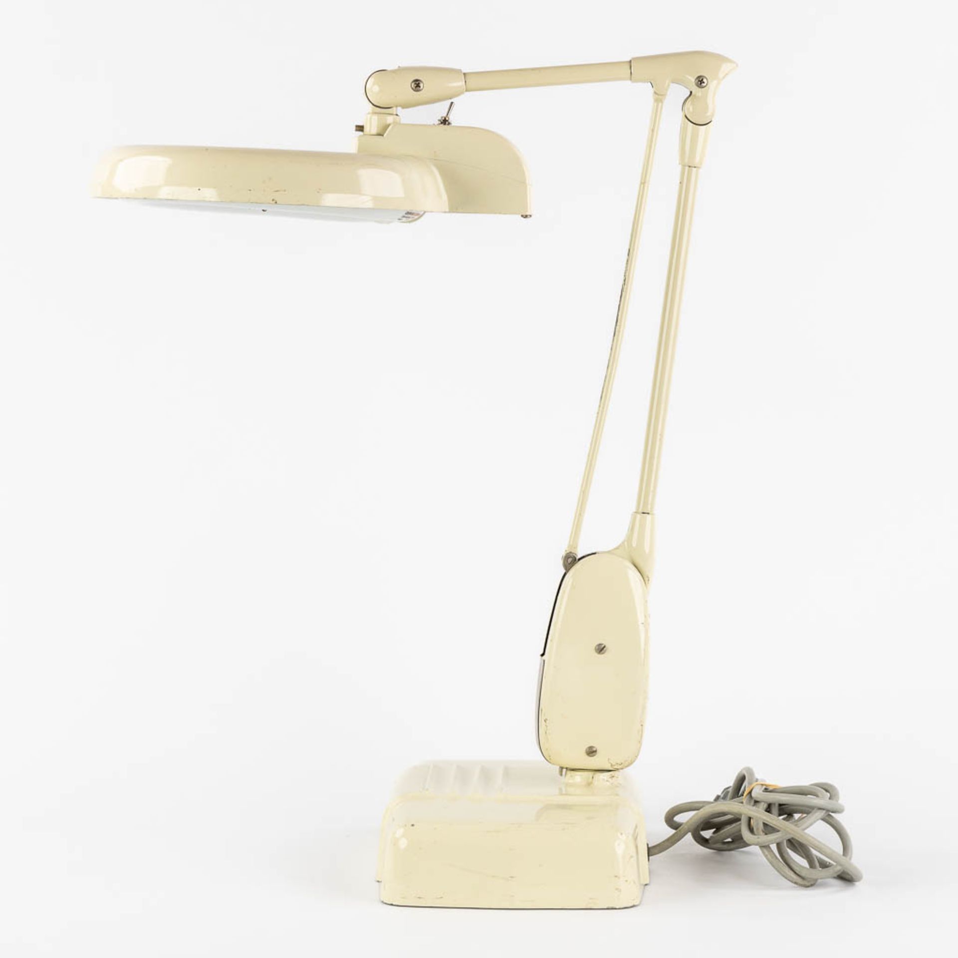 Dazor, M-1470, a mid-century reading/table lamp. (L:18 x W:26 x H:54 cm) - Image 4 of 13