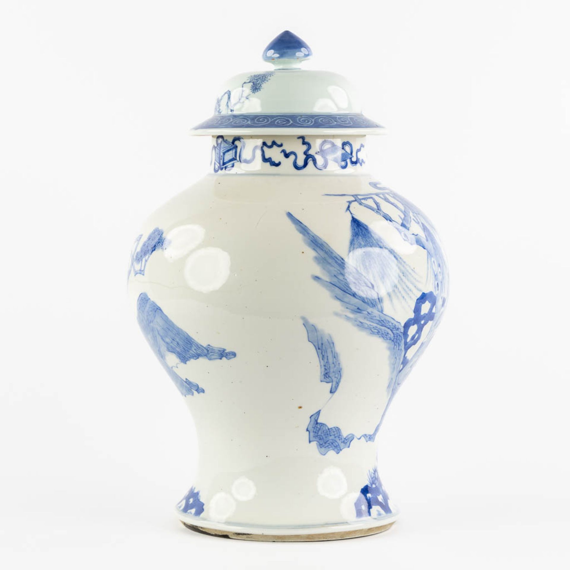 A Chinese 'Baluster' vase, blue-white decor of 'Wise Men'. (H:43 x D:29 cm) - Bild 4 aus 12