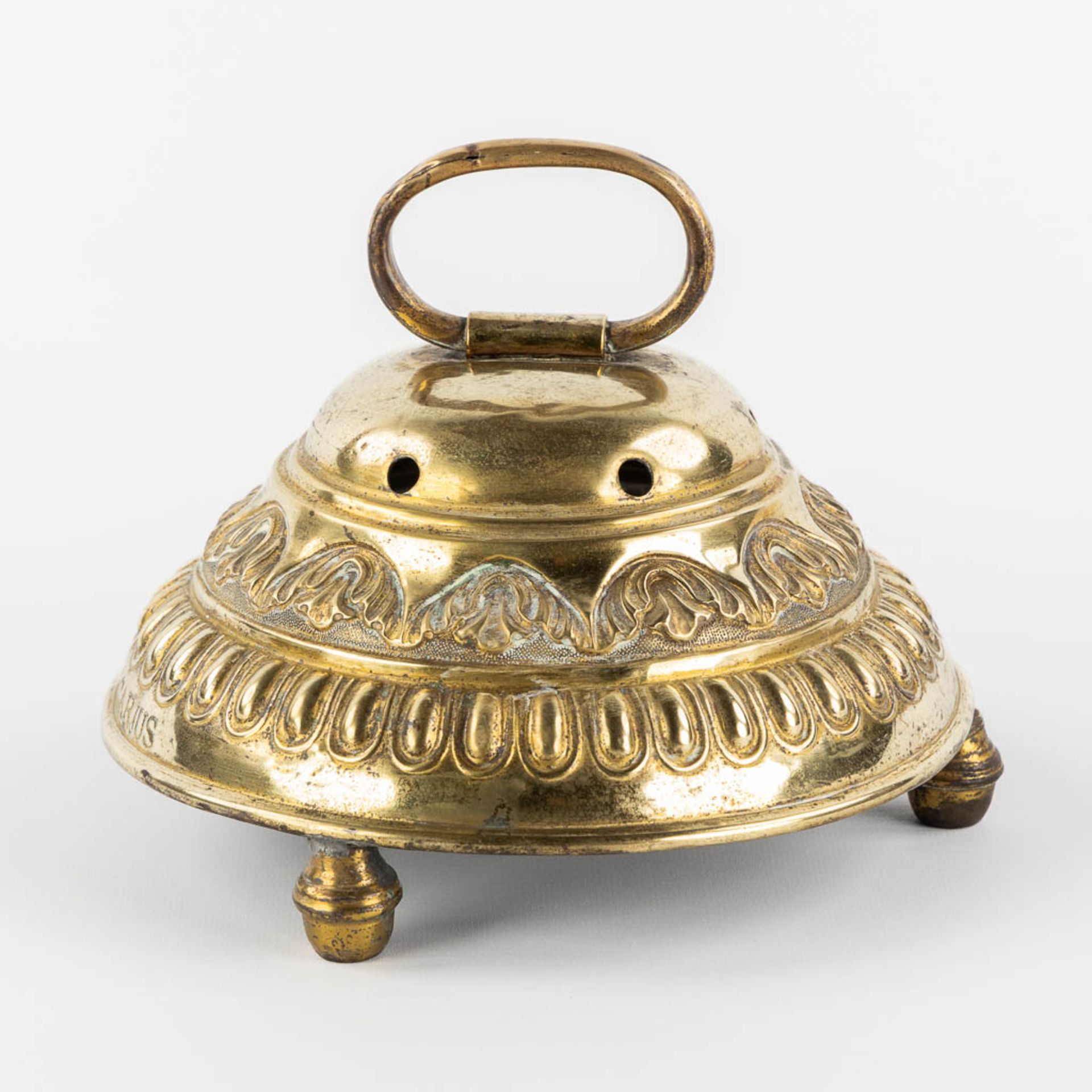 An Altar Bell with an inscription for Saint Macharius, Brass. (H:15 x D:21 cm) - Bild 6 aus 9