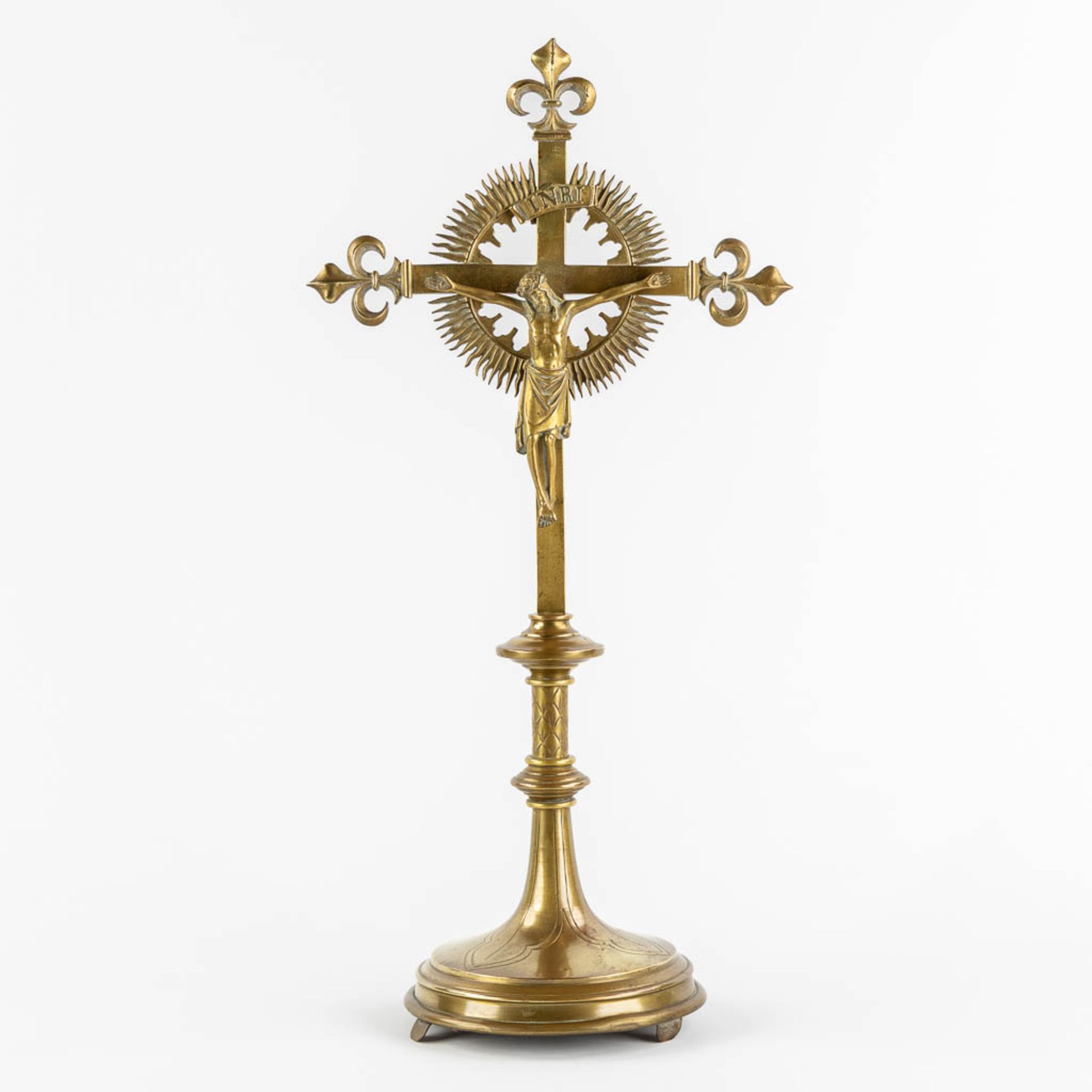 A crucifix with Corpus Christi, bronze, Gothic Revival. (W:26,5 x H:54 cm)