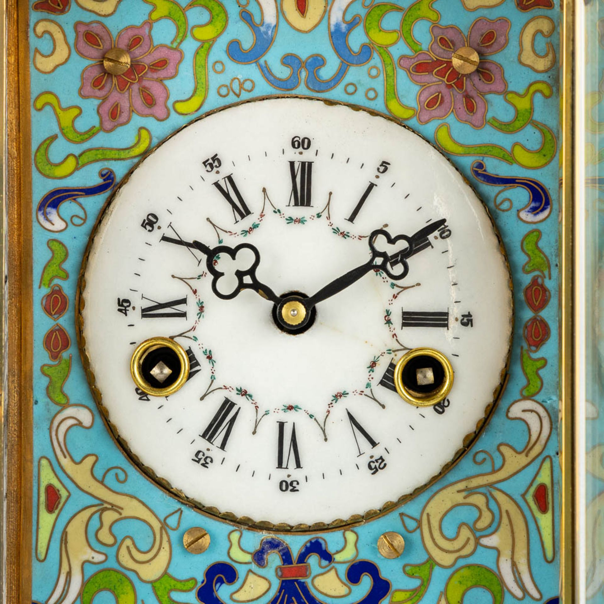 A decorative table clock, finished with cloisonné enamel. (L:15 x W:32 x H:46 cm) - Bild 9 aus 11