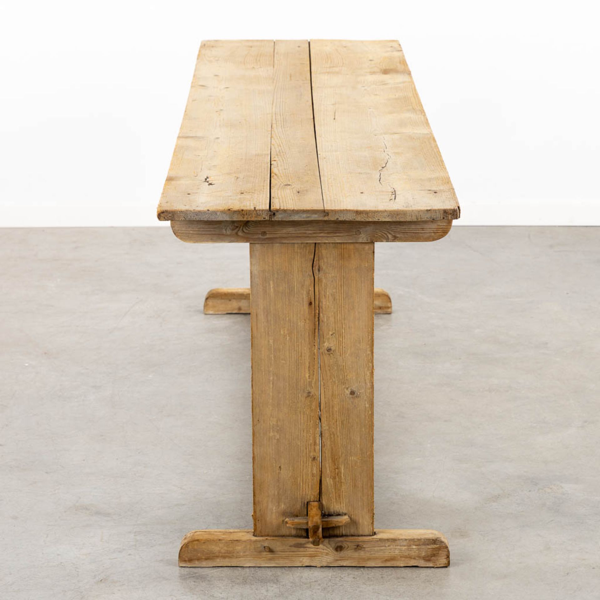 A small monastery table, pine wood. (L:50 x W:190 x H:68 cm) - Bild 6 aus 8