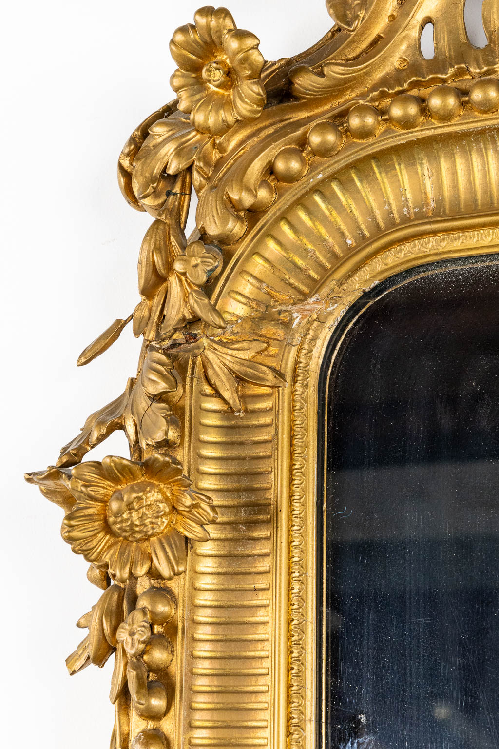 An antique and large mirror, decorated with putti in Louis XV style. Circa 1900. (W:130 x H:225 cm) - Image 6 of 11
