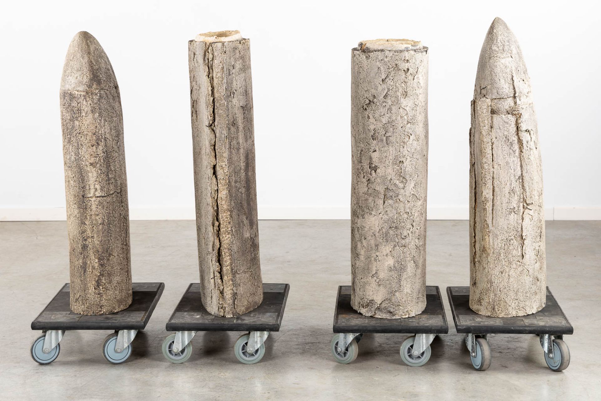 Pia MANU (XX) 'Brutalist Totem (2x)'. (L:25 x W:40 x H:179,5 cm) - Bild 12 aus 14