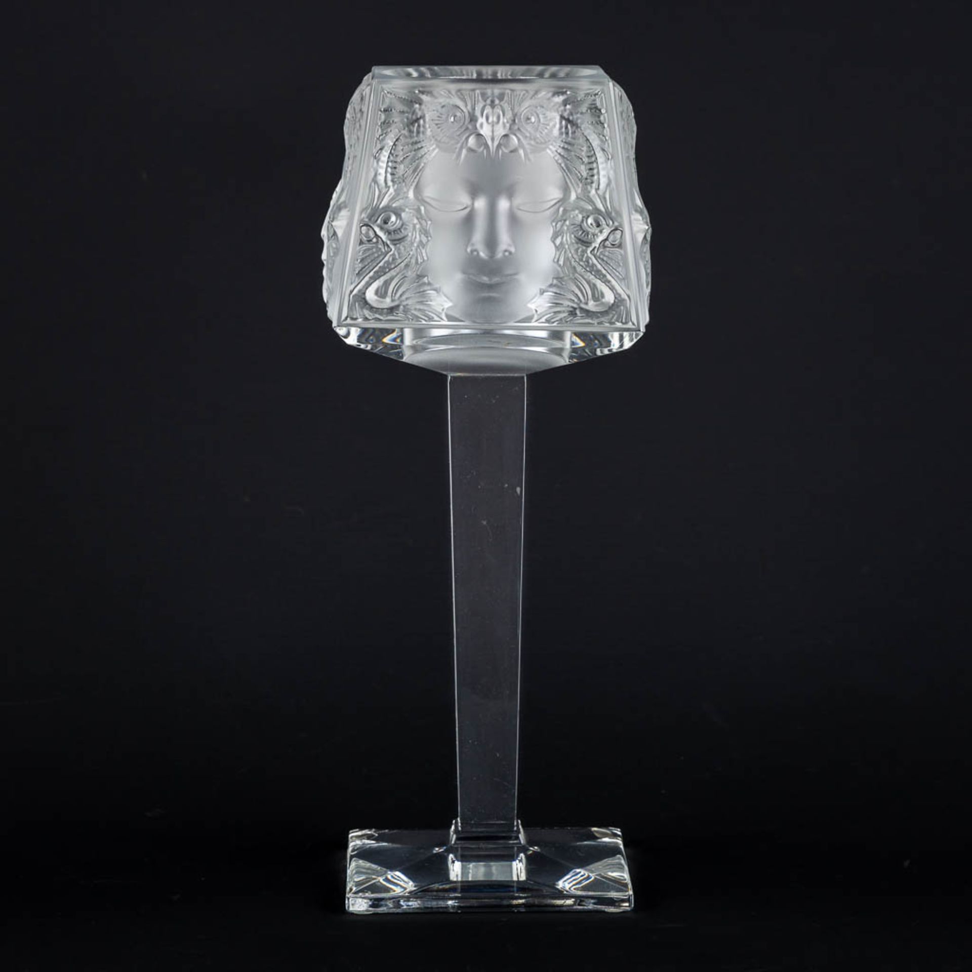 Lalique 'Masque De Femme' a candle holder on a high base. (L:11,5 x W:11,5 x H:30,5 cm) - Bild 3 aus 11