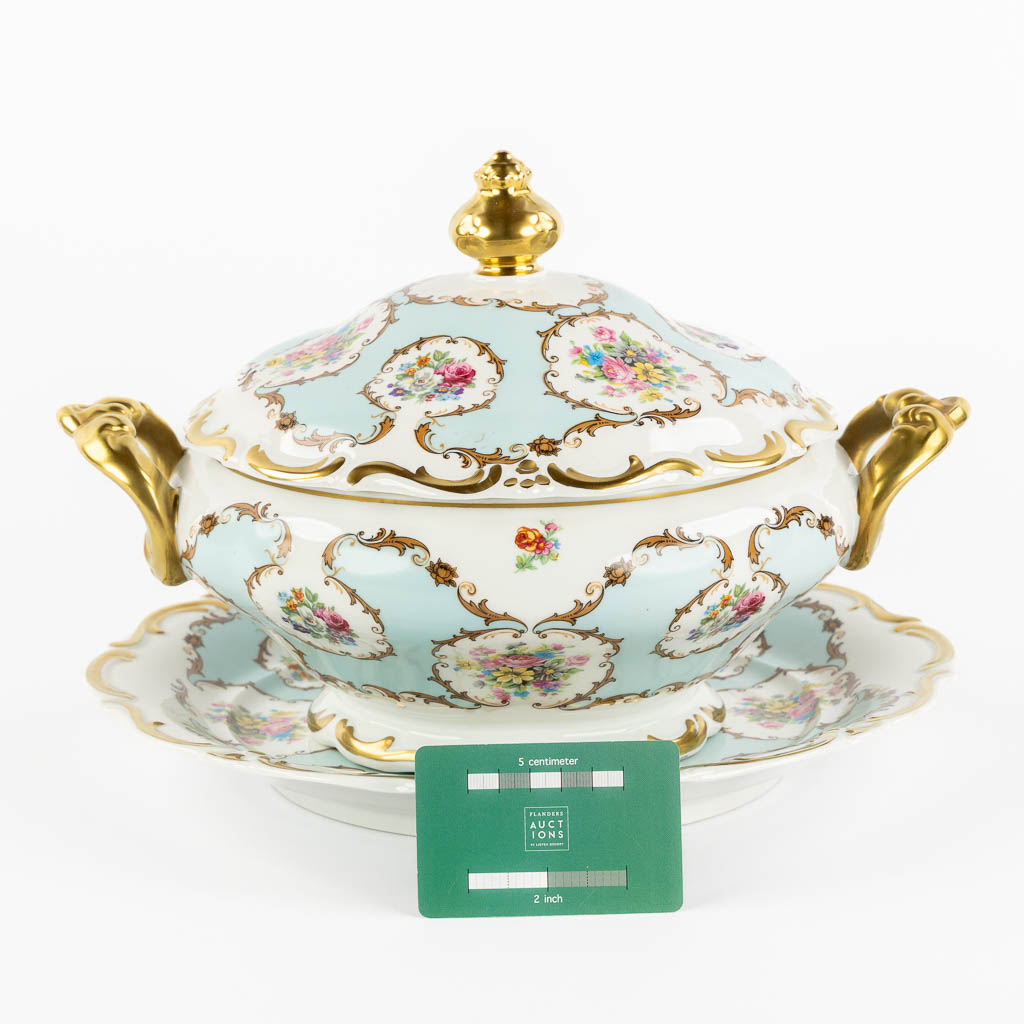 Limoges, a tureen on a large platter. Hand-painted flower decor. (D:31 cm) - Image 2 of 13