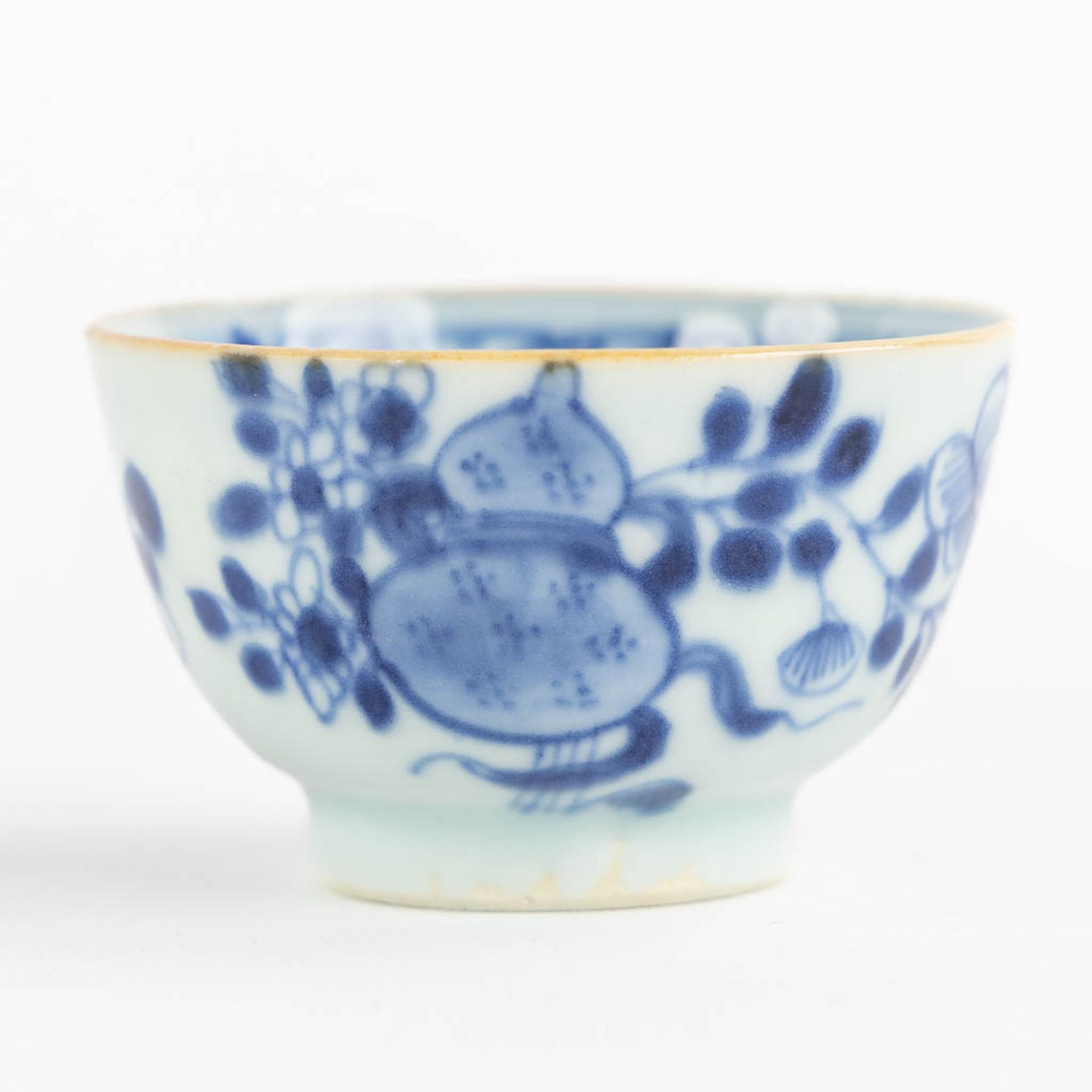 Seven cups and a saucer, Chinese porcelain, Kangxi, Yongzheng and Qianlong period. 18th C. (H:4,5 x - Image 11 of 13