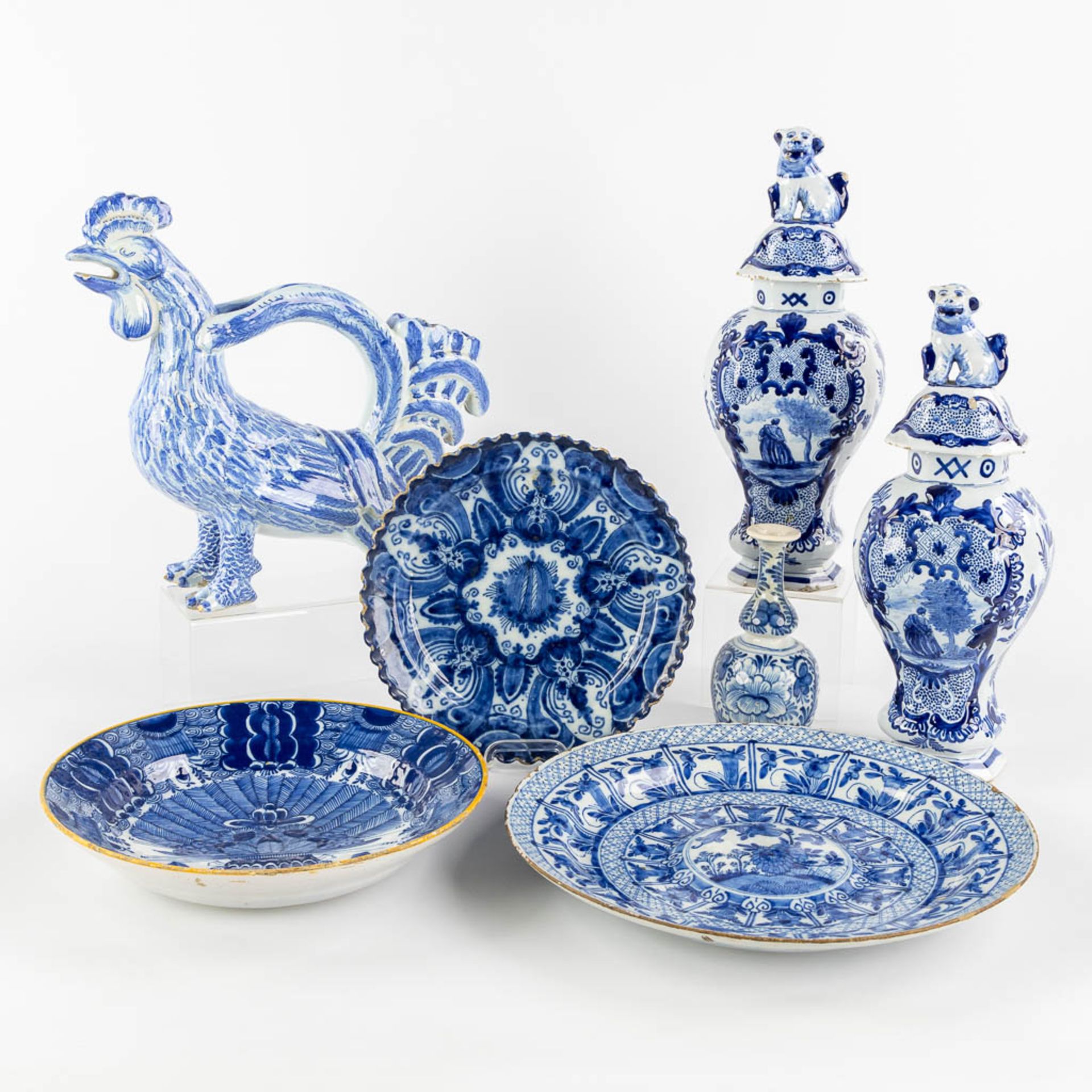 Delft, a collection of table accessories and plates. (L:11 x W:30 x H:28 cm)