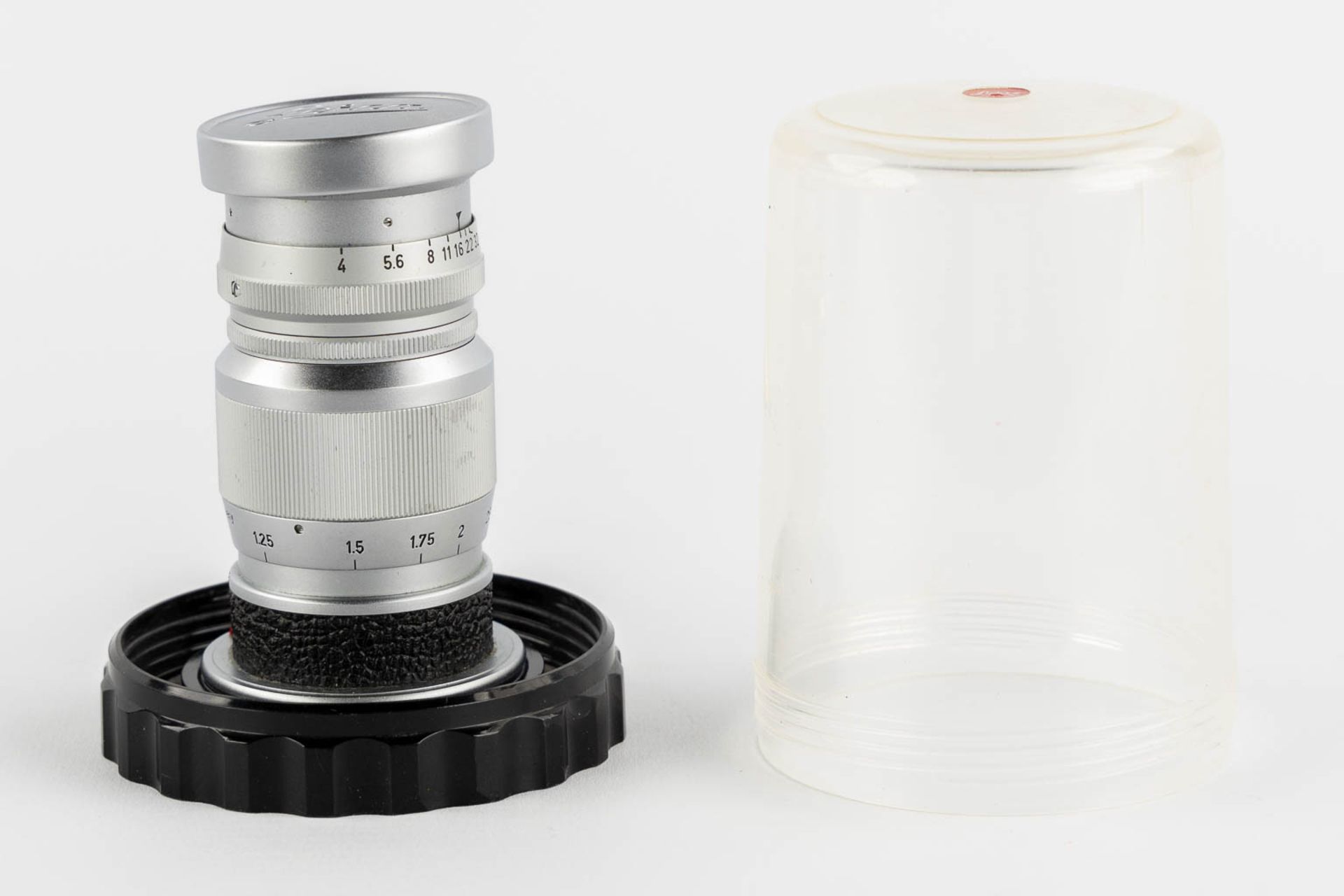Leica, model M2, an analog photocamera. (L:8 x W:14 x H:7,6 cm) - Bild 14 aus 15