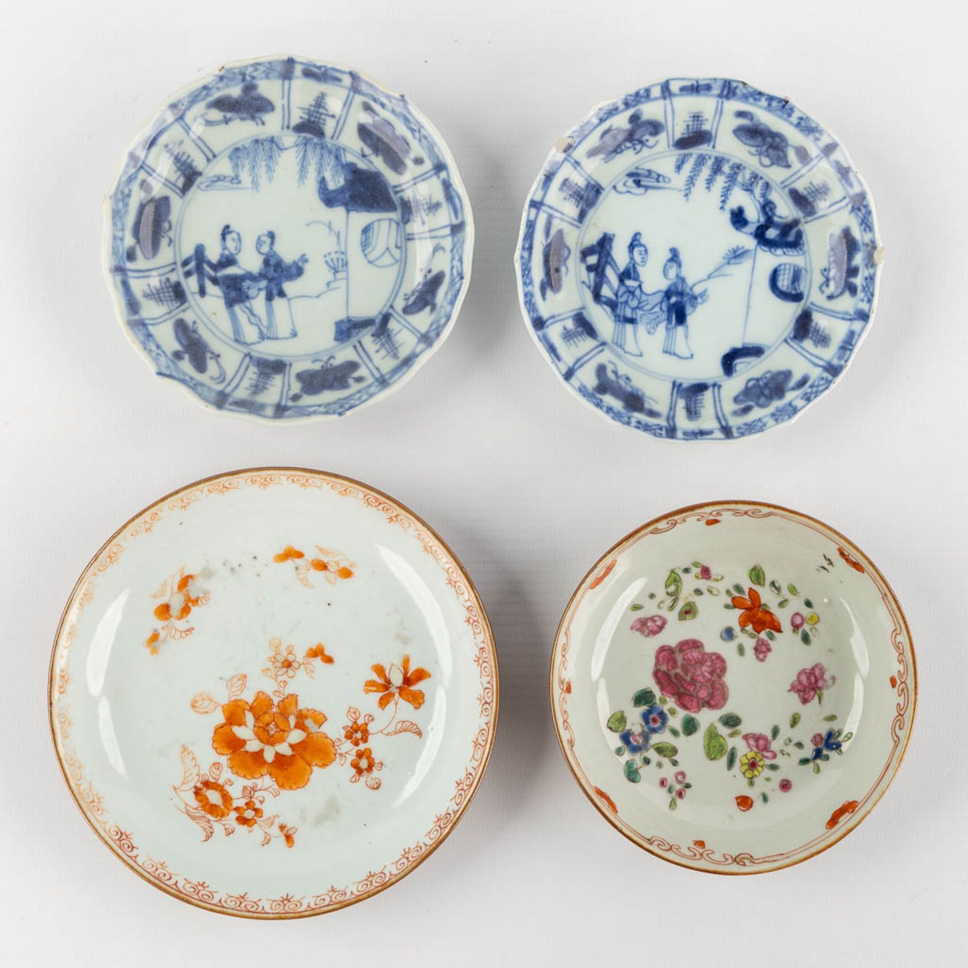 Fifteen Chinese cups, saucers and plates, blue white and Famille Roze. (D:23,4 cm) - Image 9 of 15