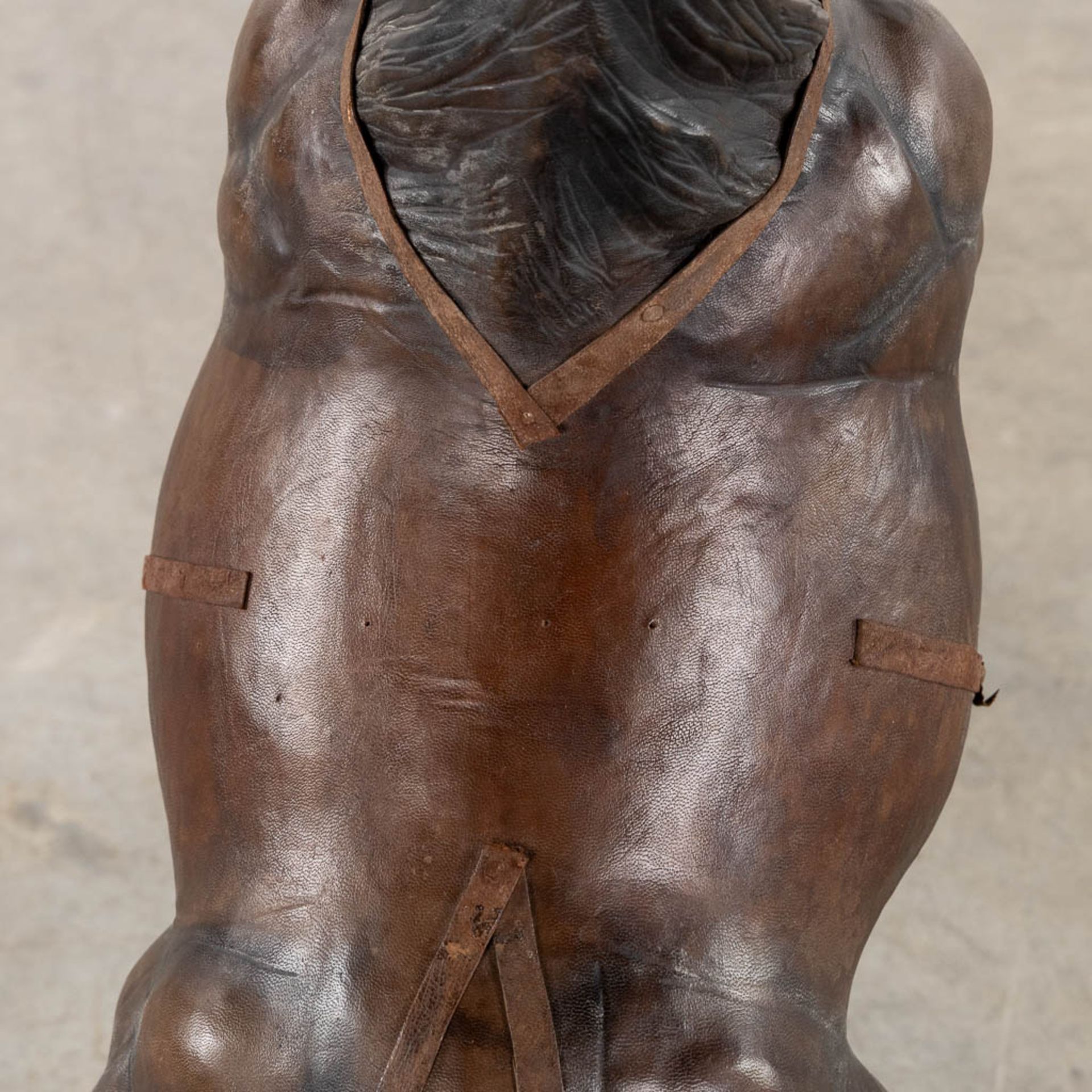 A decorative 'Prancing Horse', leather. (L:27 x W:67 x H:100 cm) - Bild 12 aus 12