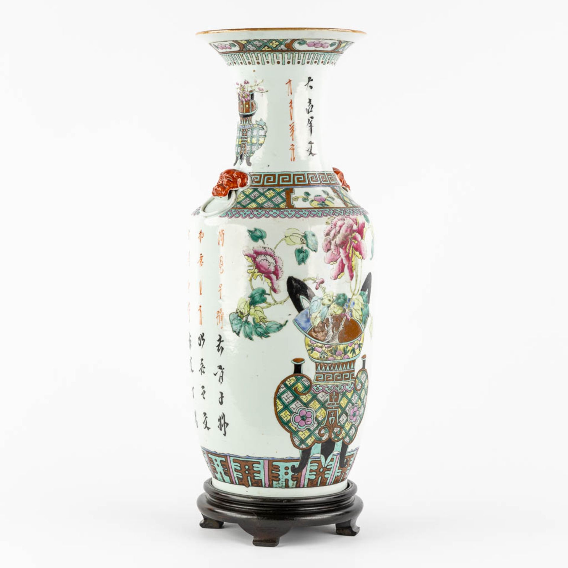 A Chinese Famille Rose vase, decorated with bonsai and flowers. (H:56 x D:21 cm) - Bild 3 aus 12