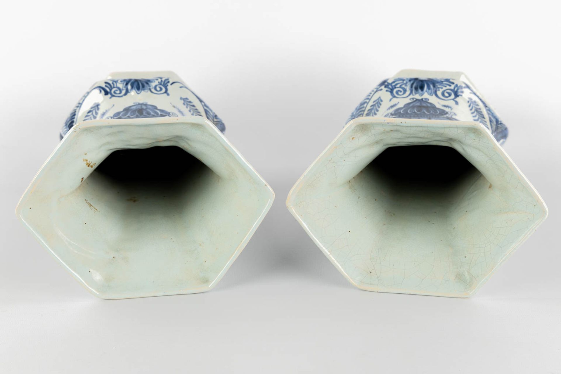 Oud Delft, Nijmegen. A 5-piece 'Kaststel', faience. (L:12 x W:18 x H:38 cm) - Image 18 of 18