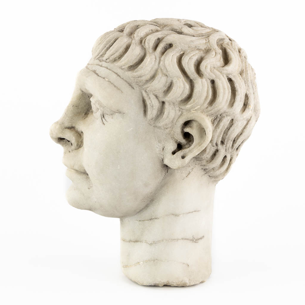 Head of a man, sculptured Carrara marble. 19th C. (L:19 x W:24 x H:30 cm) - Image 4 of 12