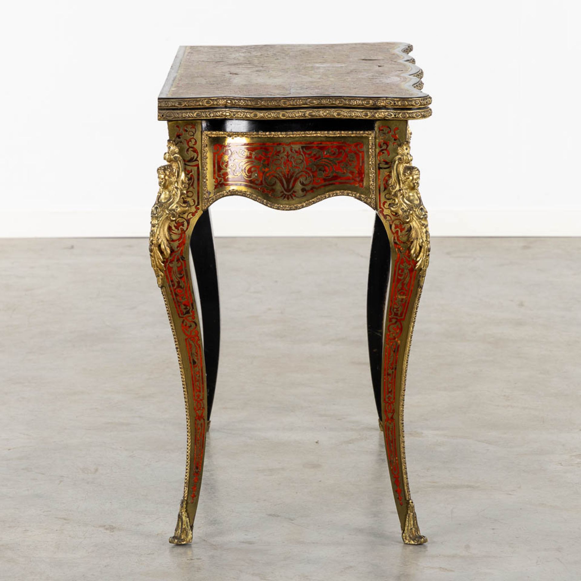 A 'Boulle inlay' card playing table mounted with gilt bronze, Napoleon 3, 19th C. (L:45 x W:87 x H:7 - Bild 6 aus 16