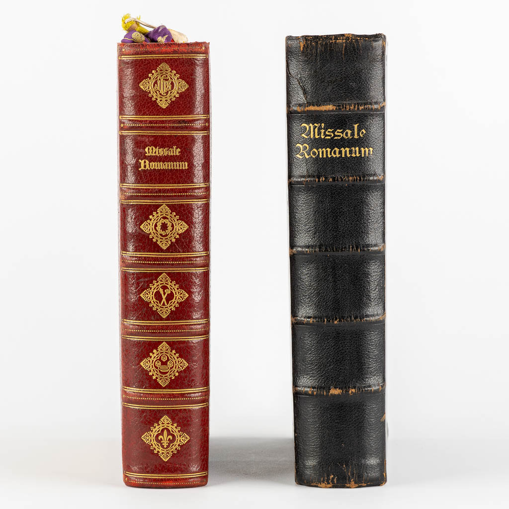 Two 'Missale Romanum' books. (W:23 x H:32 cm) - Image 4 of 11