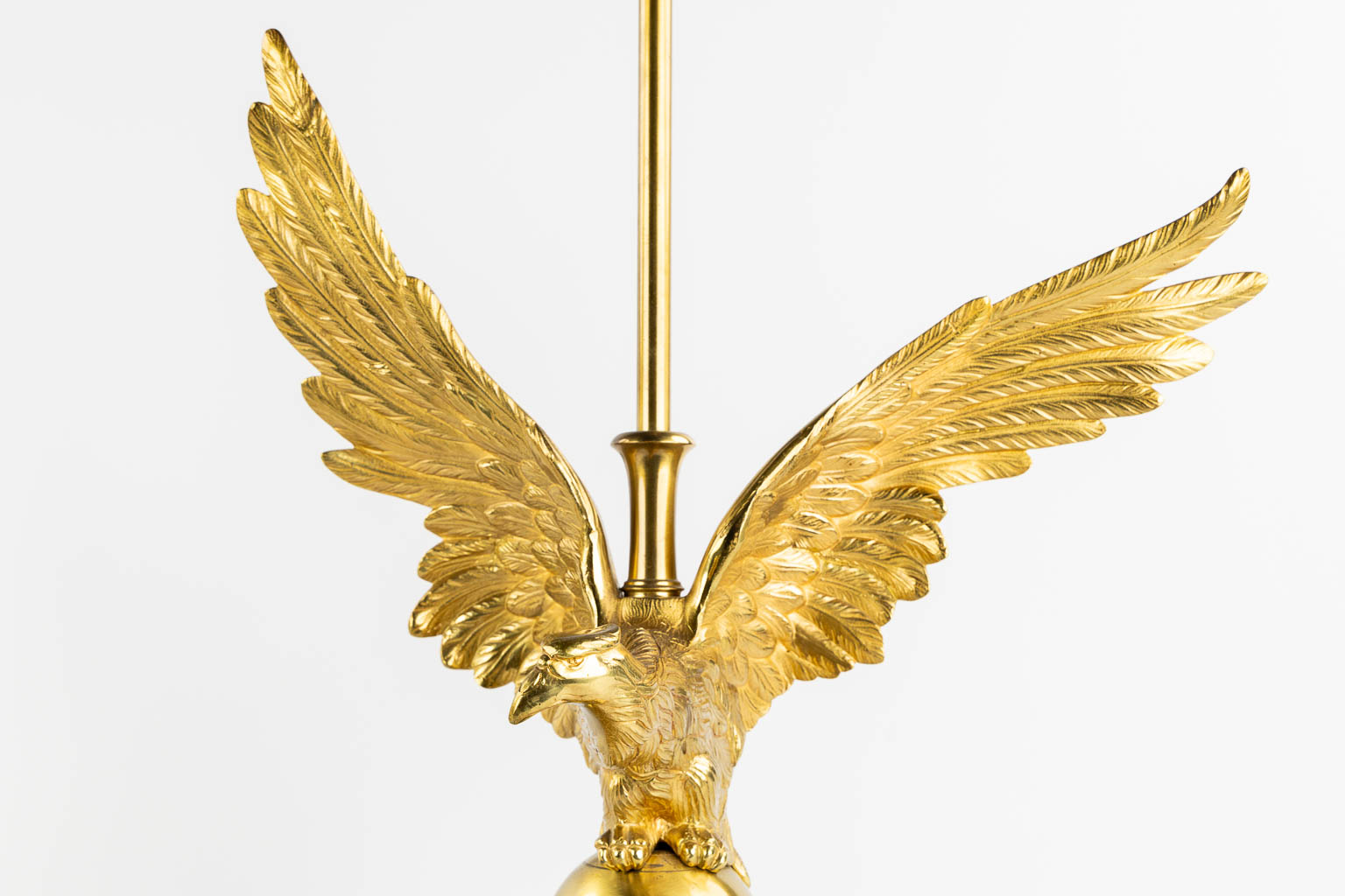 A pair of table lamps with Eagles, Hollywood Regency style. (L:15 x W:35 x H:63 cm) - Image 7 of 11