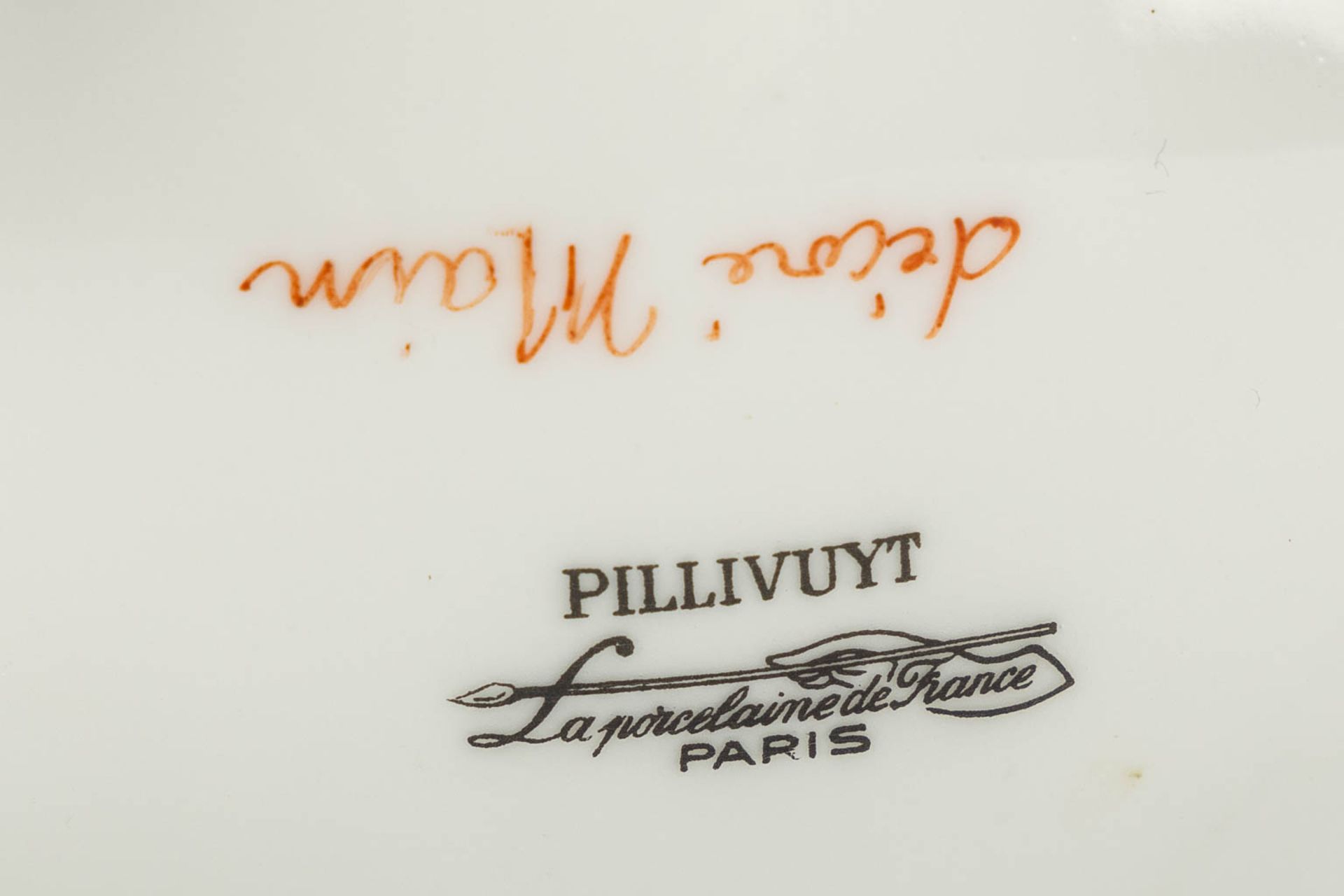 Pillivuyt, Paris, a tureen on a plate and an oval bowl. 20th C. (L:23 x W:36 x H:20 cm) - Bild 20 aus 21