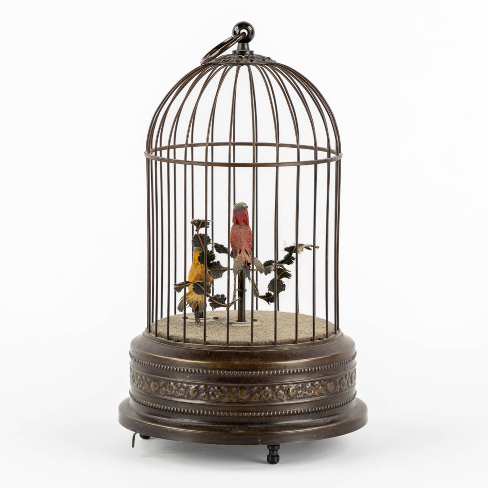 A brass bird-cage automata with two singing birds. (H:28 x D:16 cm) - Image 3 of 9