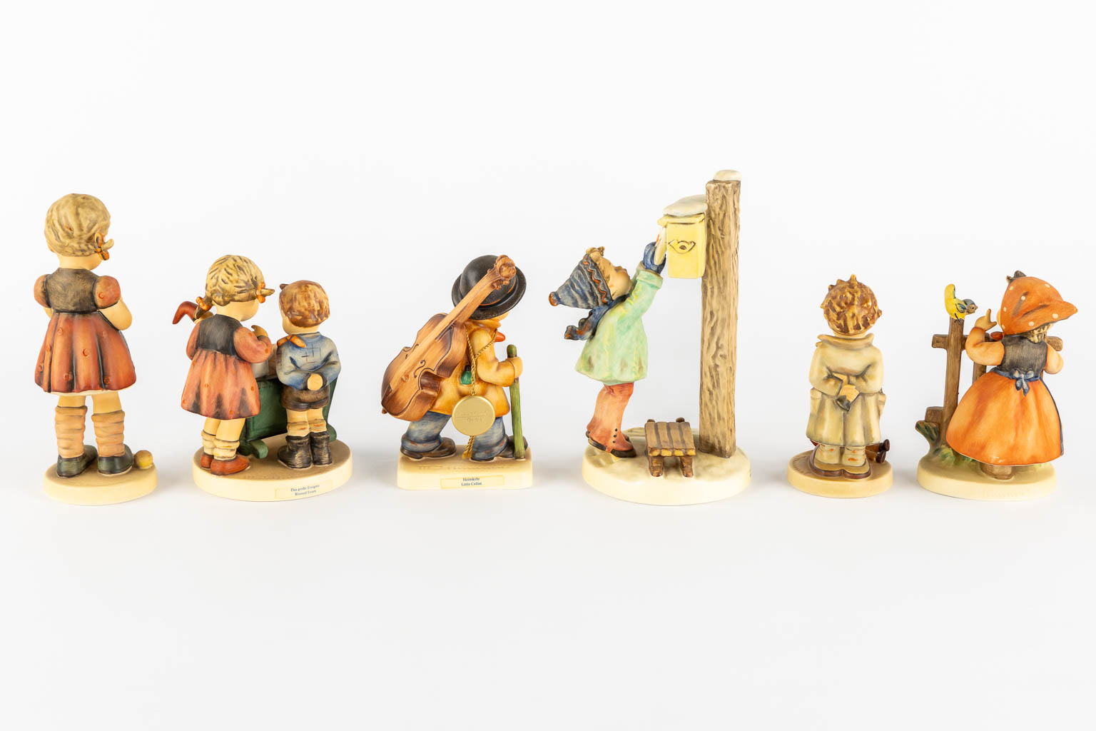 Hummel, 12 figurines, polychrome porcelain. (H:18,5 cm) - Image 4 of 10