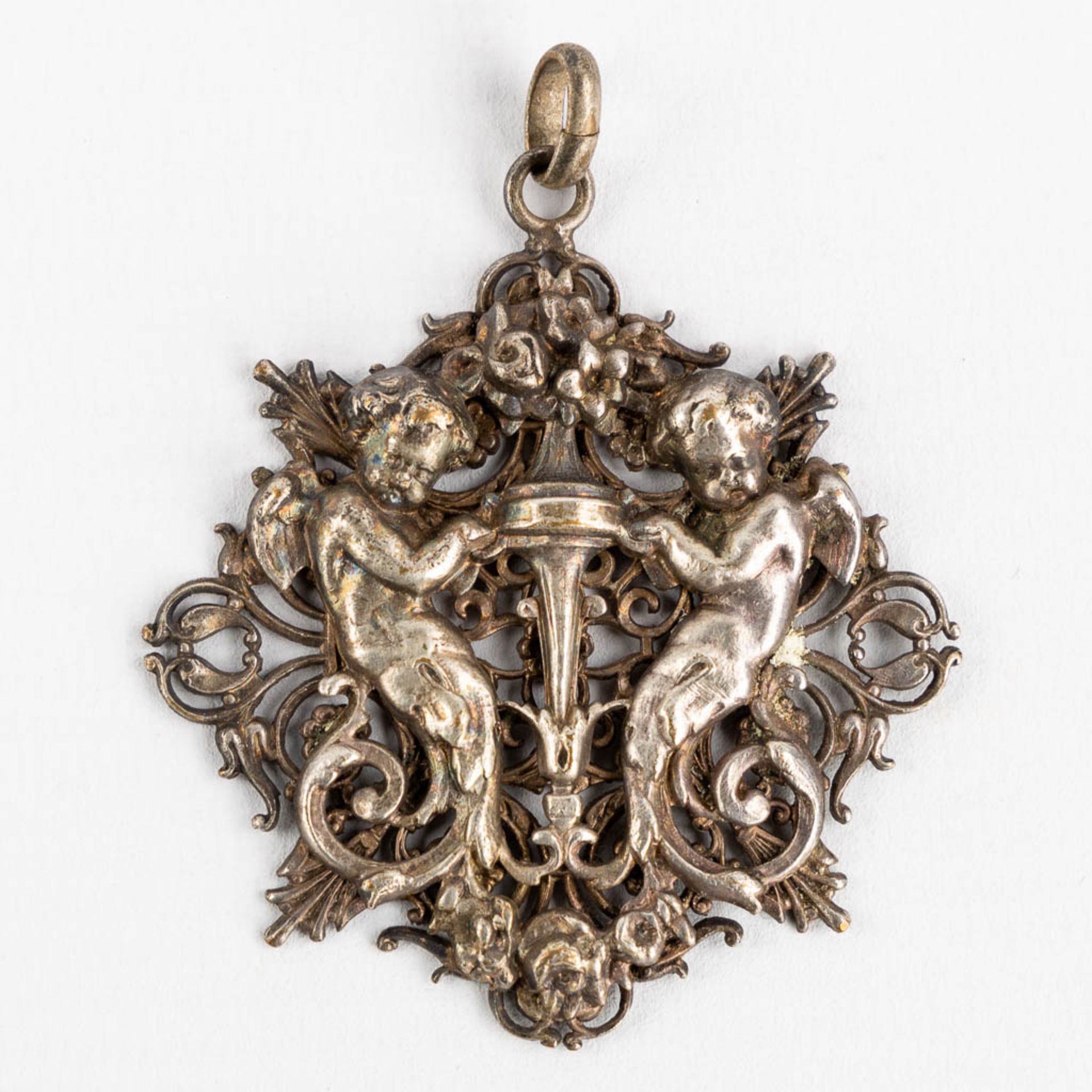 A collection of silver brooches, pendants and bracelets, Filigrane silver. 90g. (H:7 cm) - Image 6 of 8