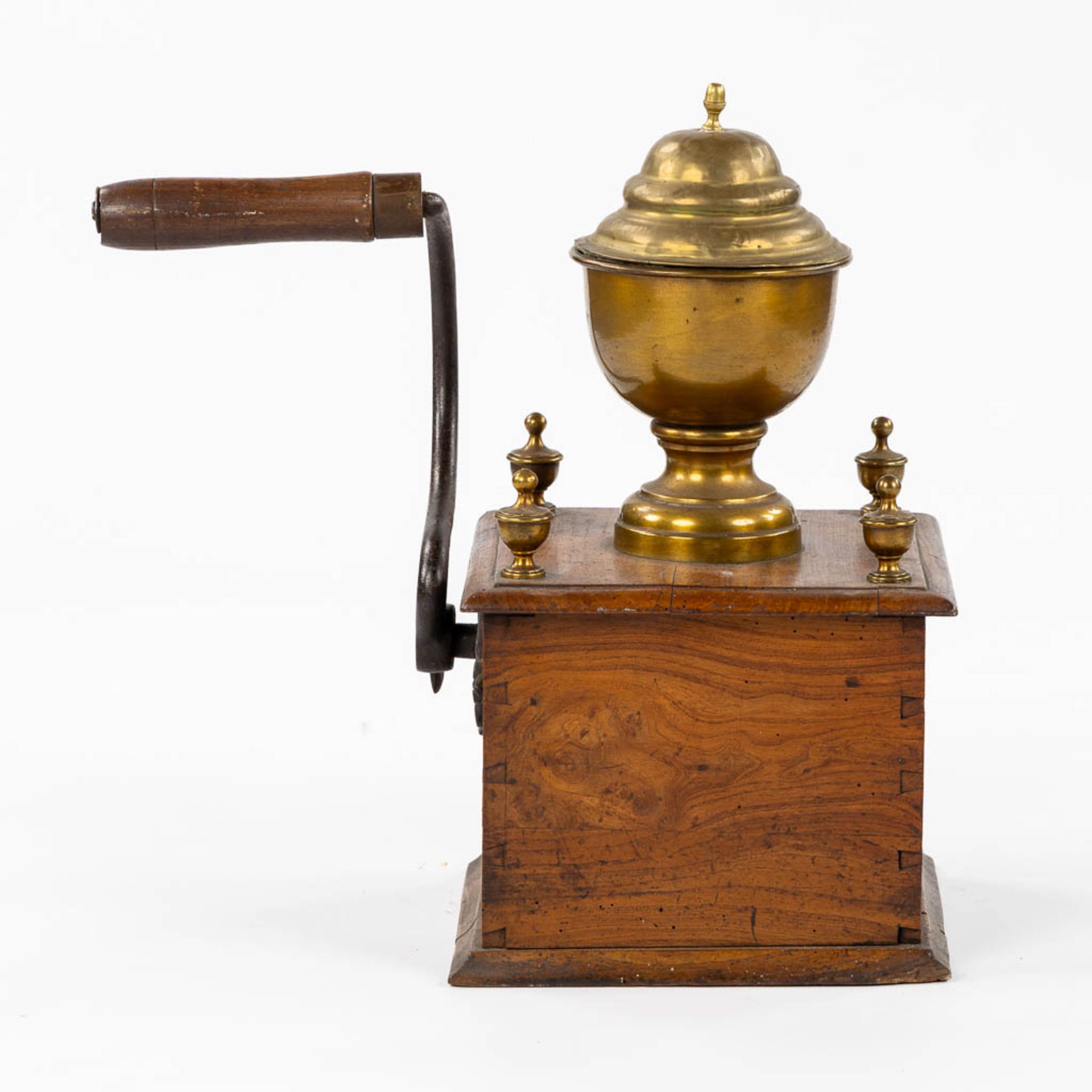 A large and antique 'Coffee Grinder' copper, iron and wood. (L:28 x W:51 x H:52 cm) - Bild 6 aus 10
