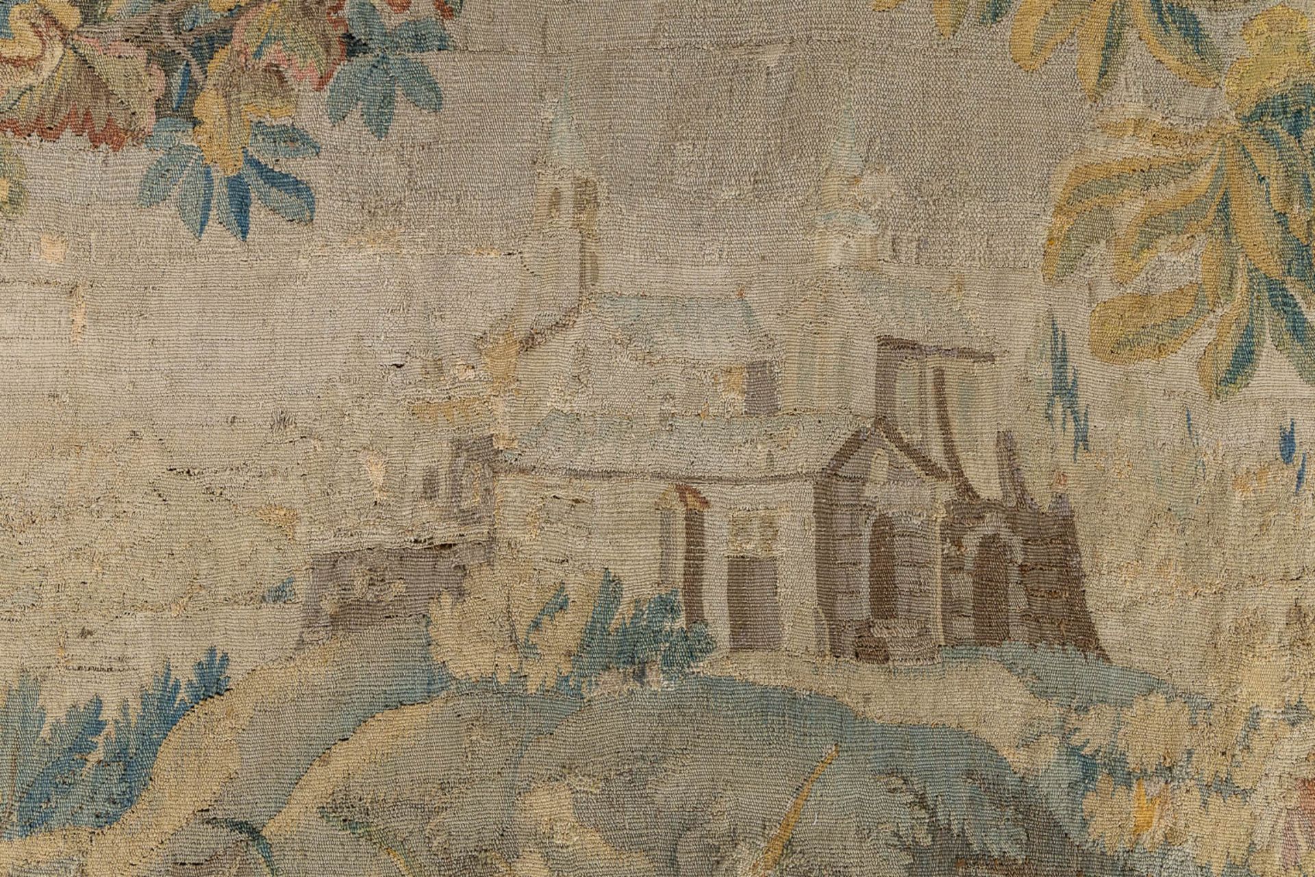 An antique 'Verdure' tapissery, Decorated with a castle, fauna and flora. 17th C. (W:276 x H:277 cm) - Bild 7 aus 10