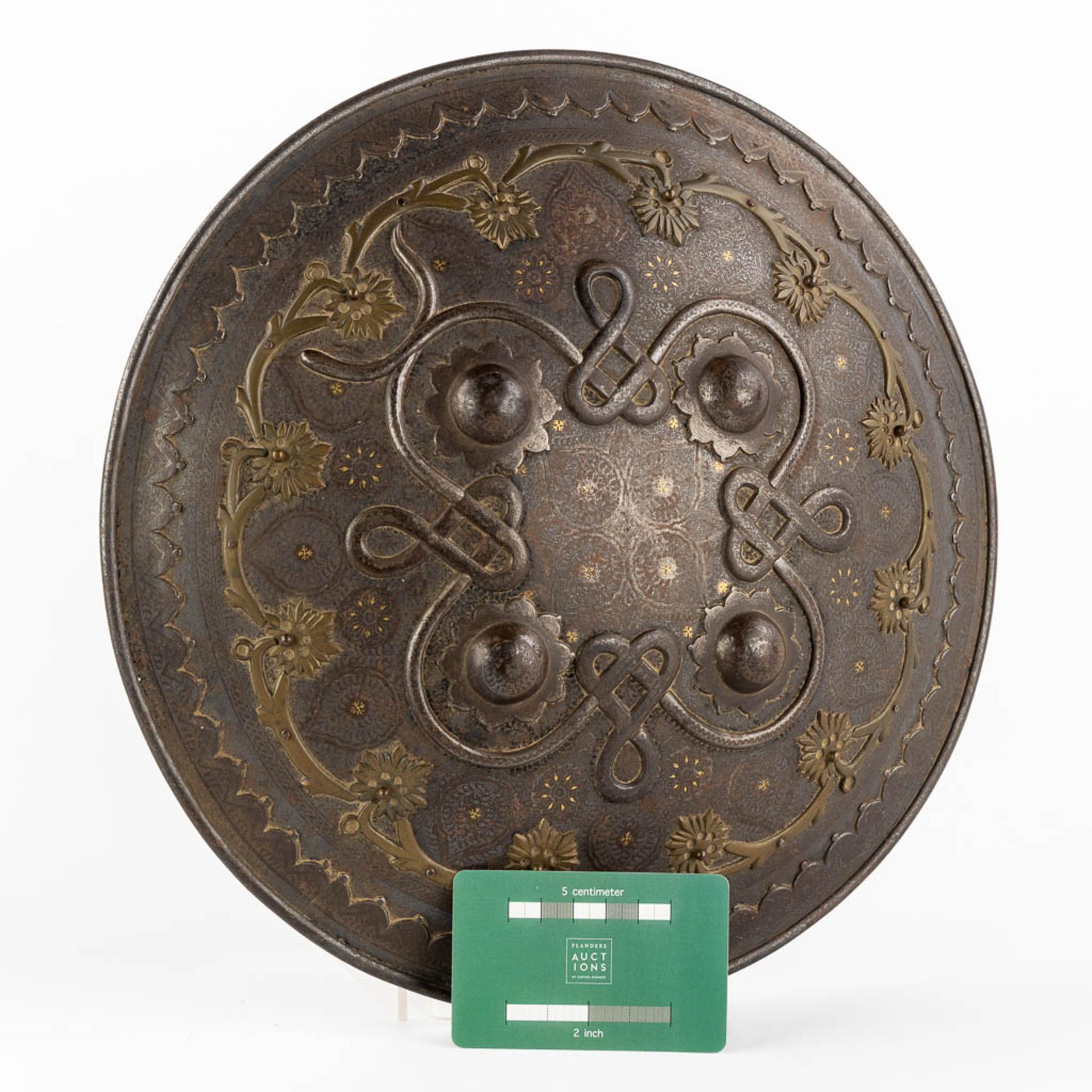 An antique Shield, Indo-Persian, Dhal, India. 19th C. (H:5 x D:31 cm) - Bild 2 aus 8