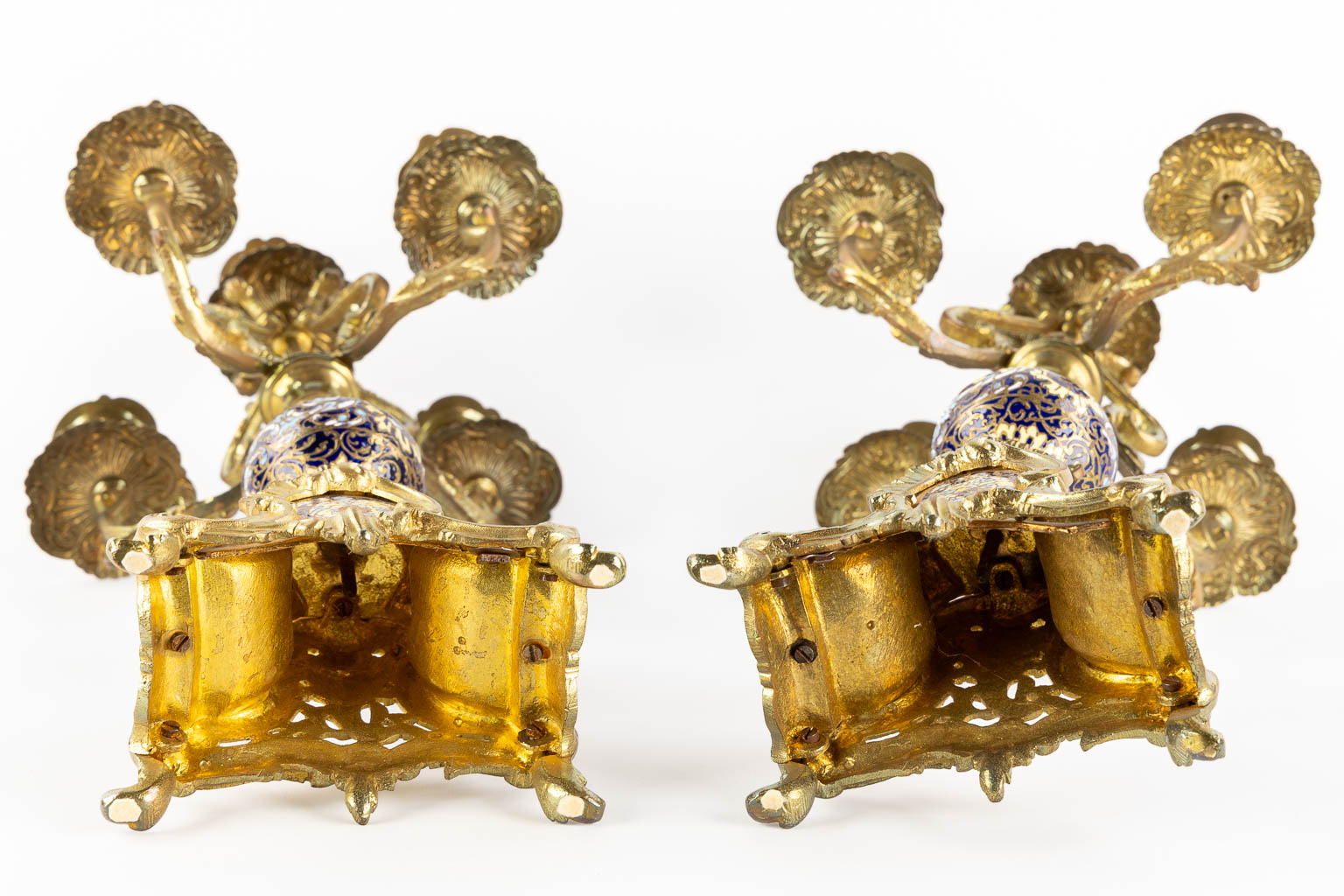 Two pairs of candelabra, bronze and cloisonné, Empire and Louis XVI style. (H:49 x D:26 cm) - Image 7 of 18